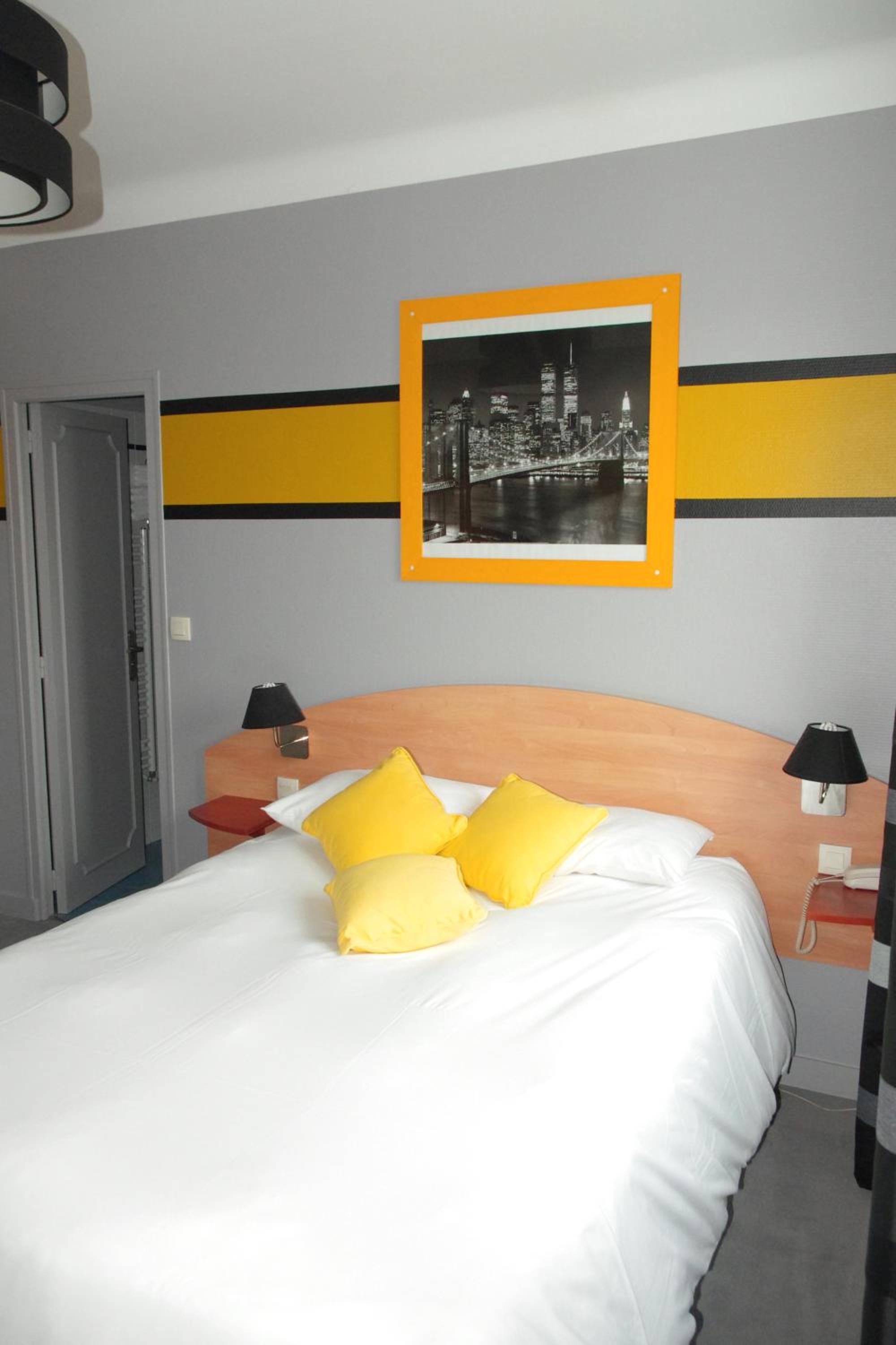 Standard Double Room - Non-Smoking - Photo 4