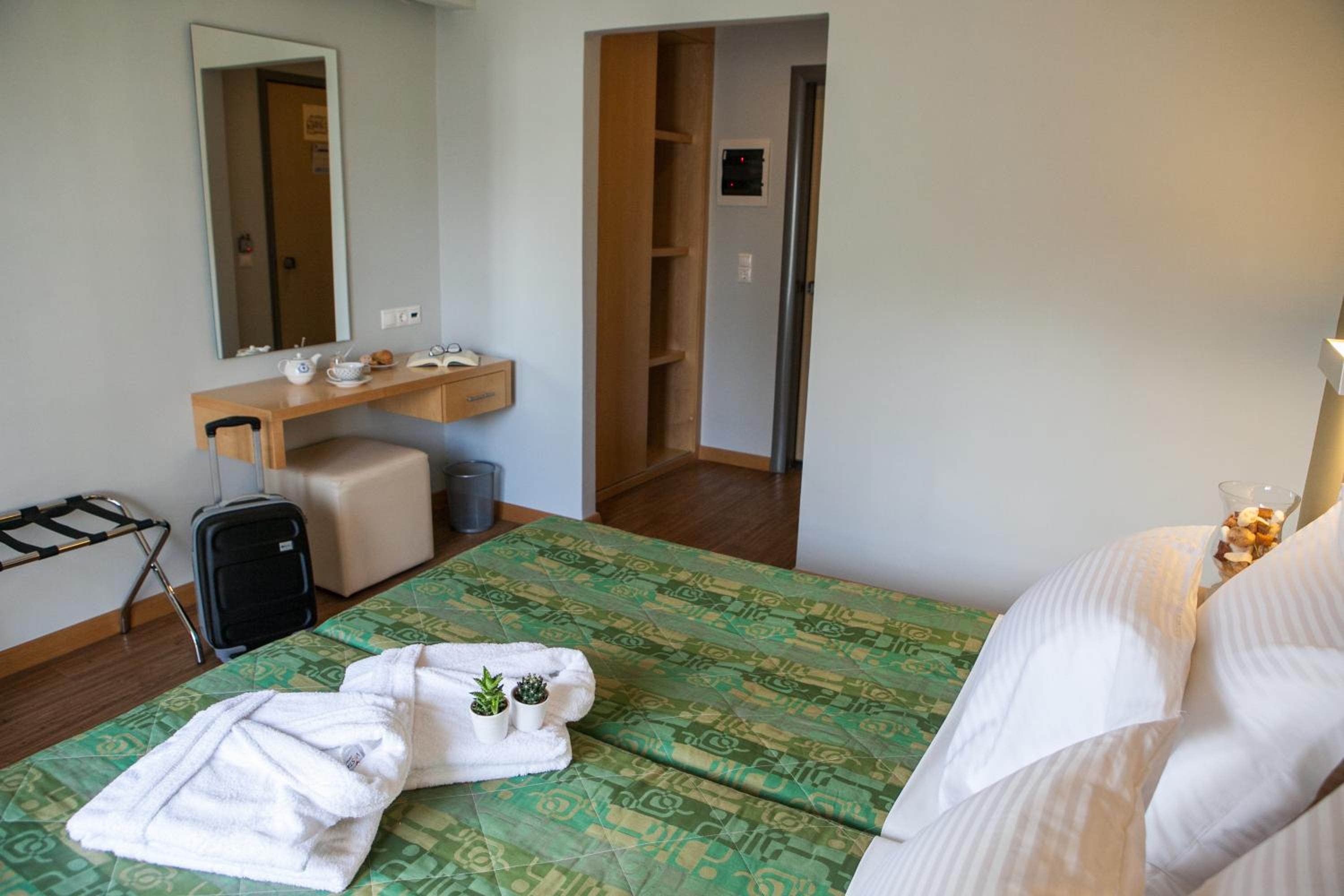 Double or Twin Room photo 3