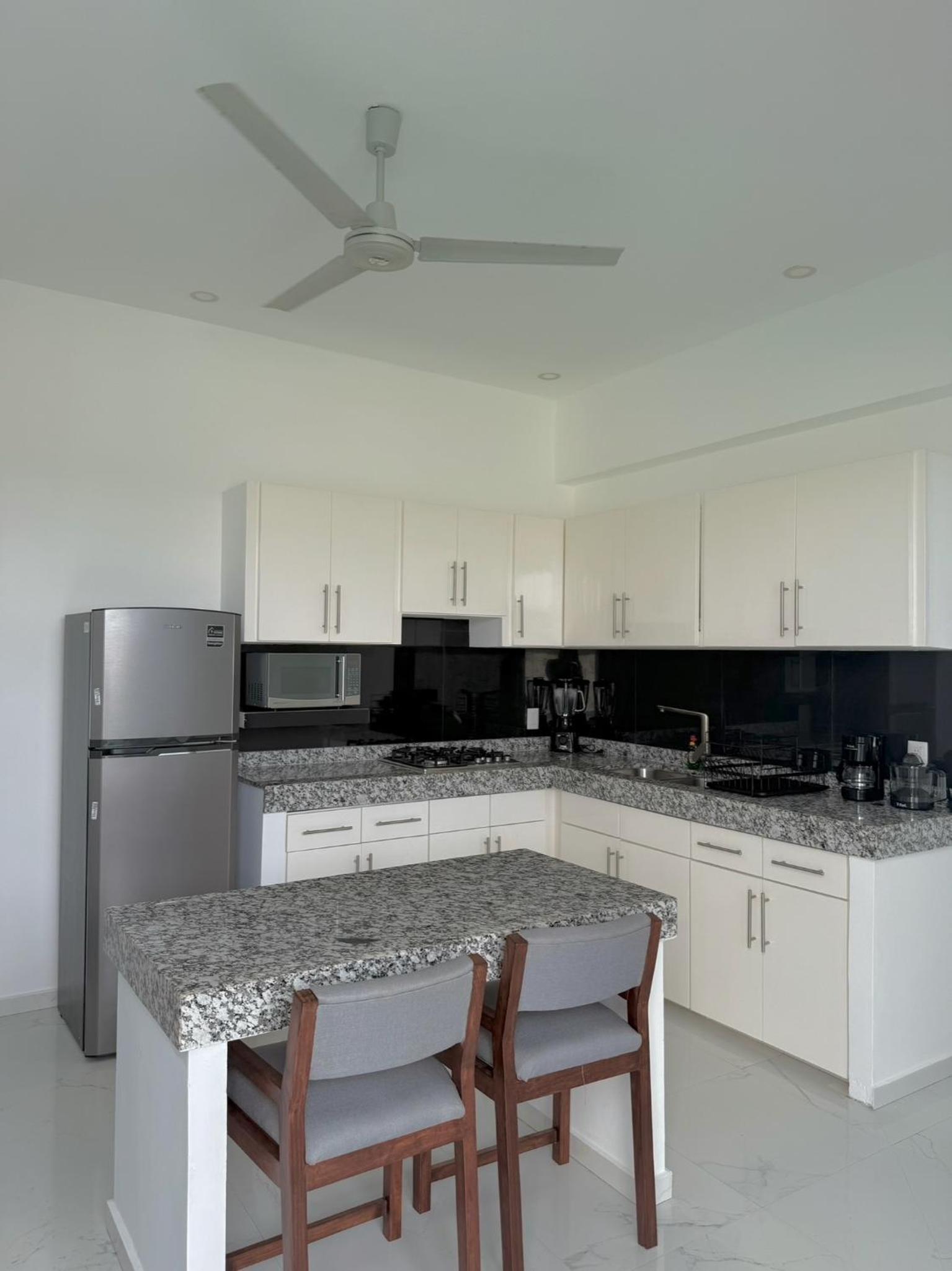 Suite - Photo 2