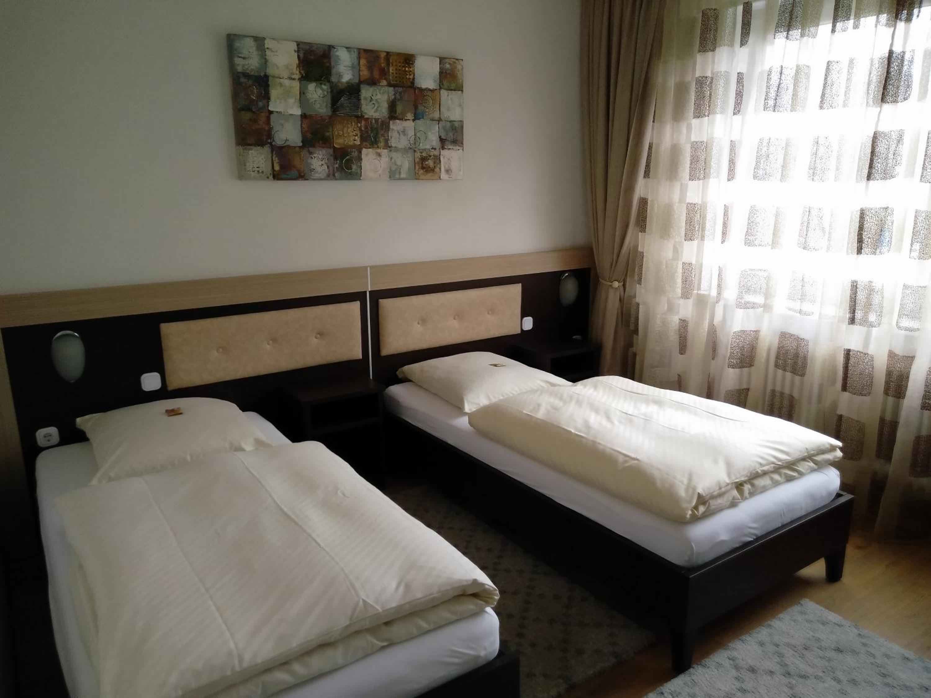 Double Room - Photo 14