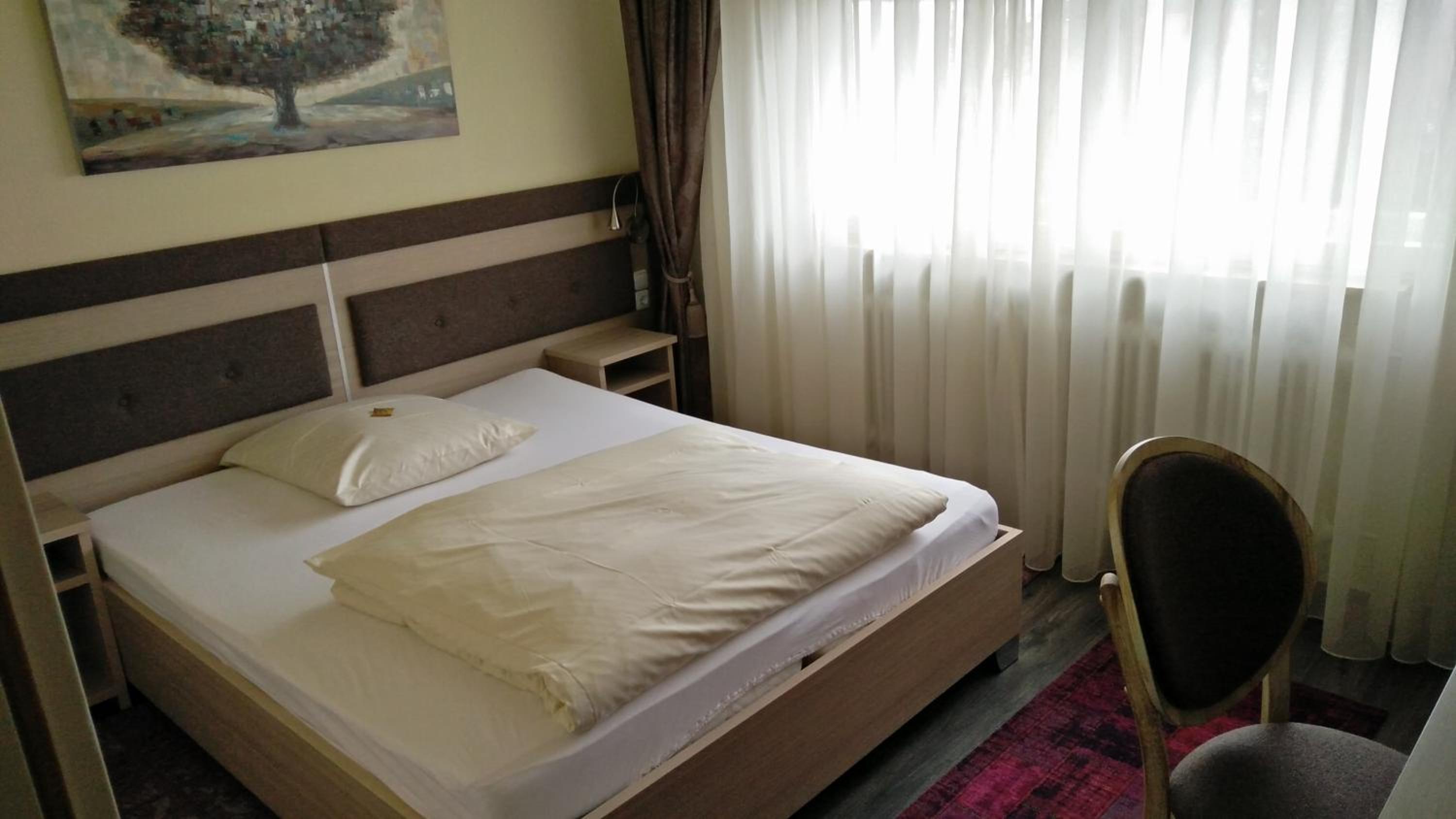 Double Room - Photo 6