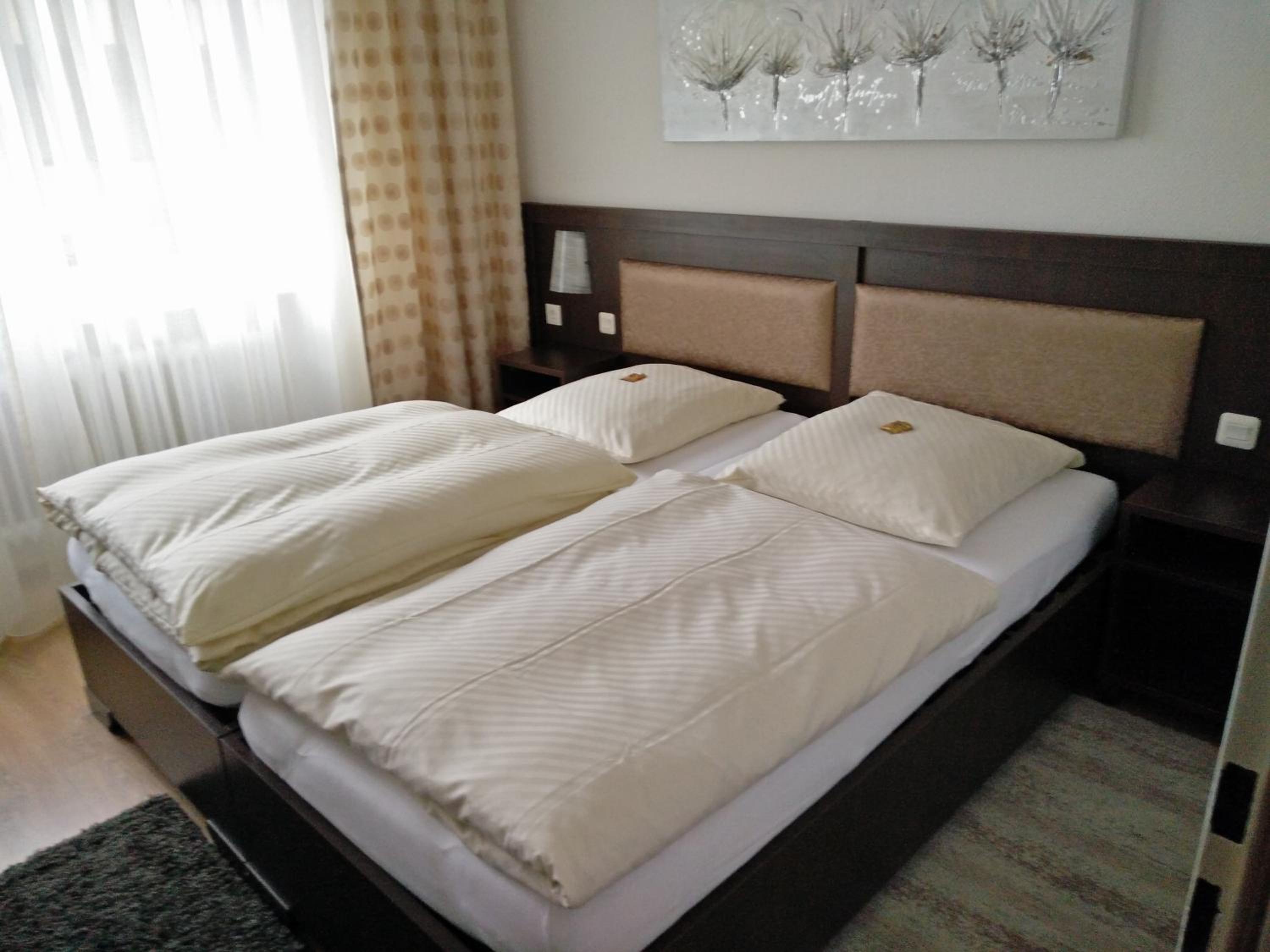 Double Room - Photo 7