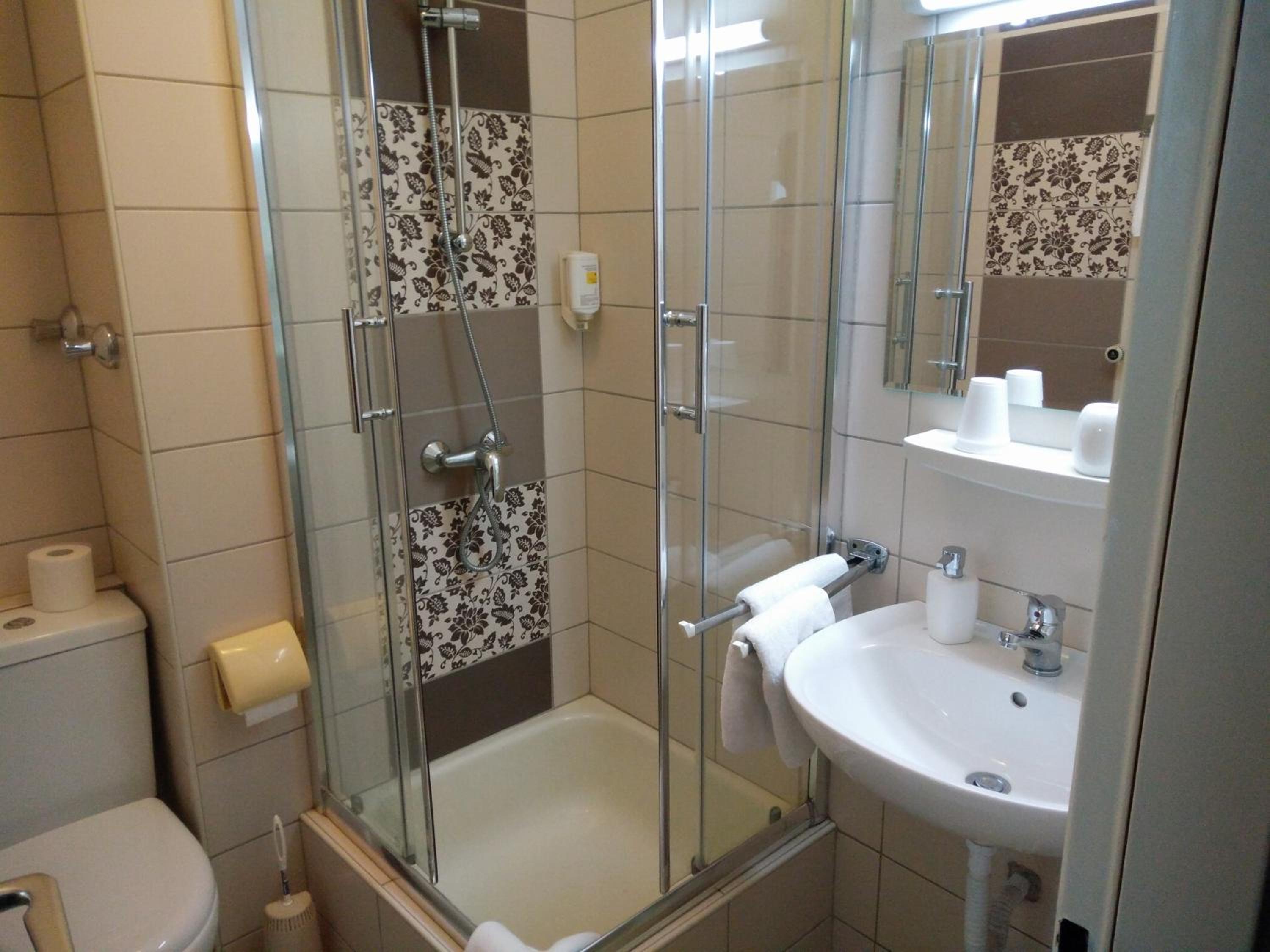 Double Room - Photo 8
