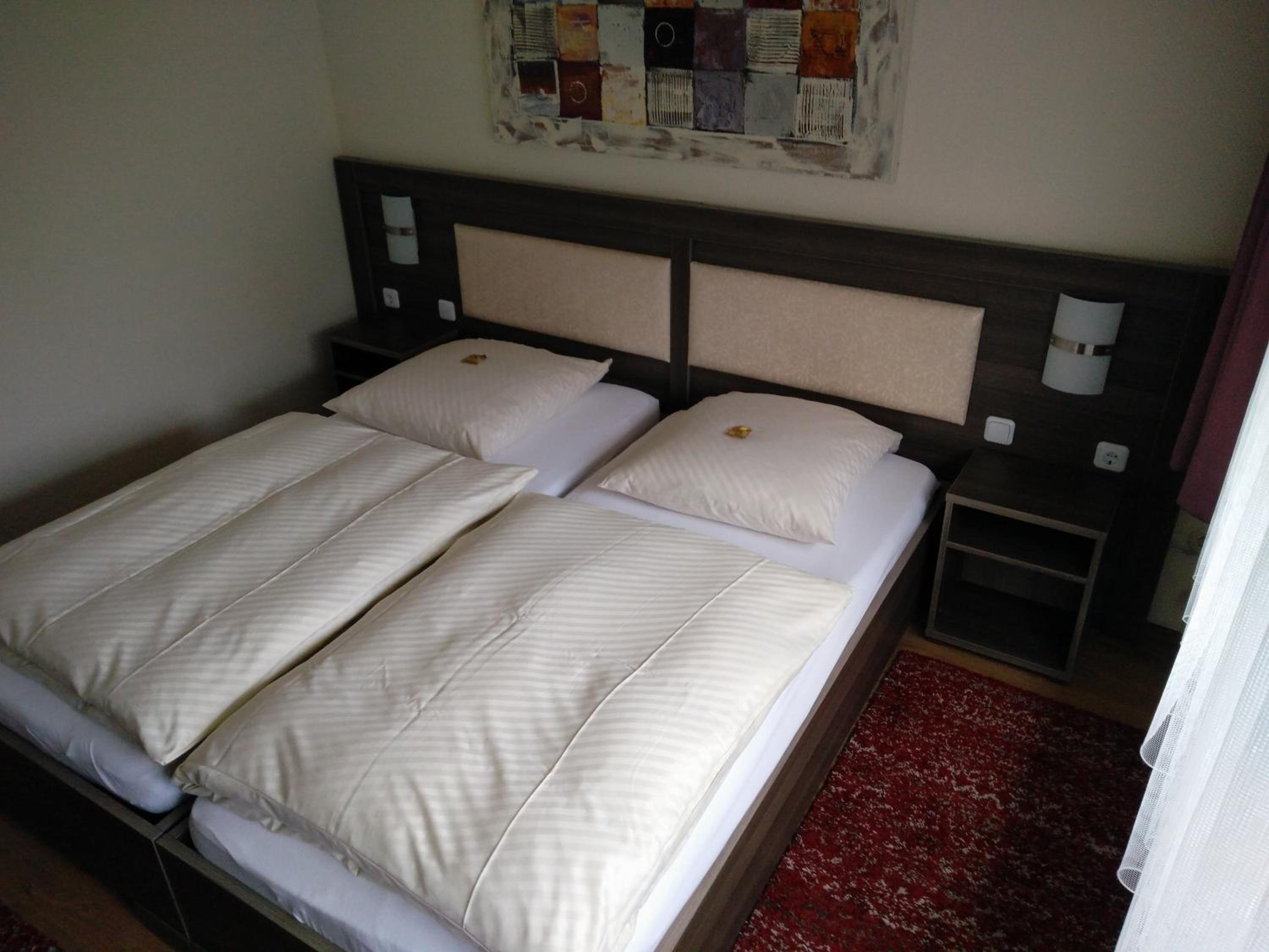 Double Room - Photo 5