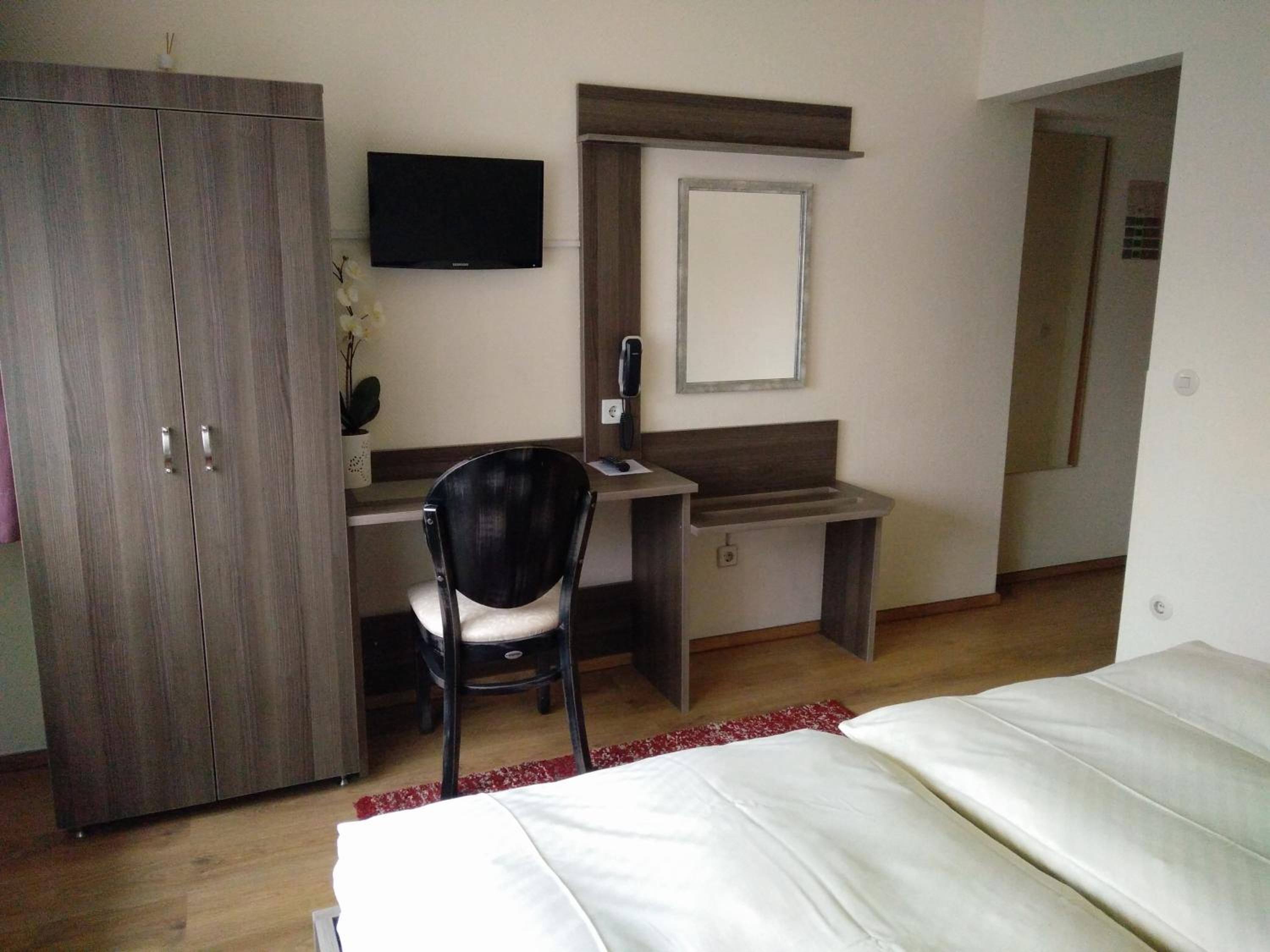 Double Room - Photo 4