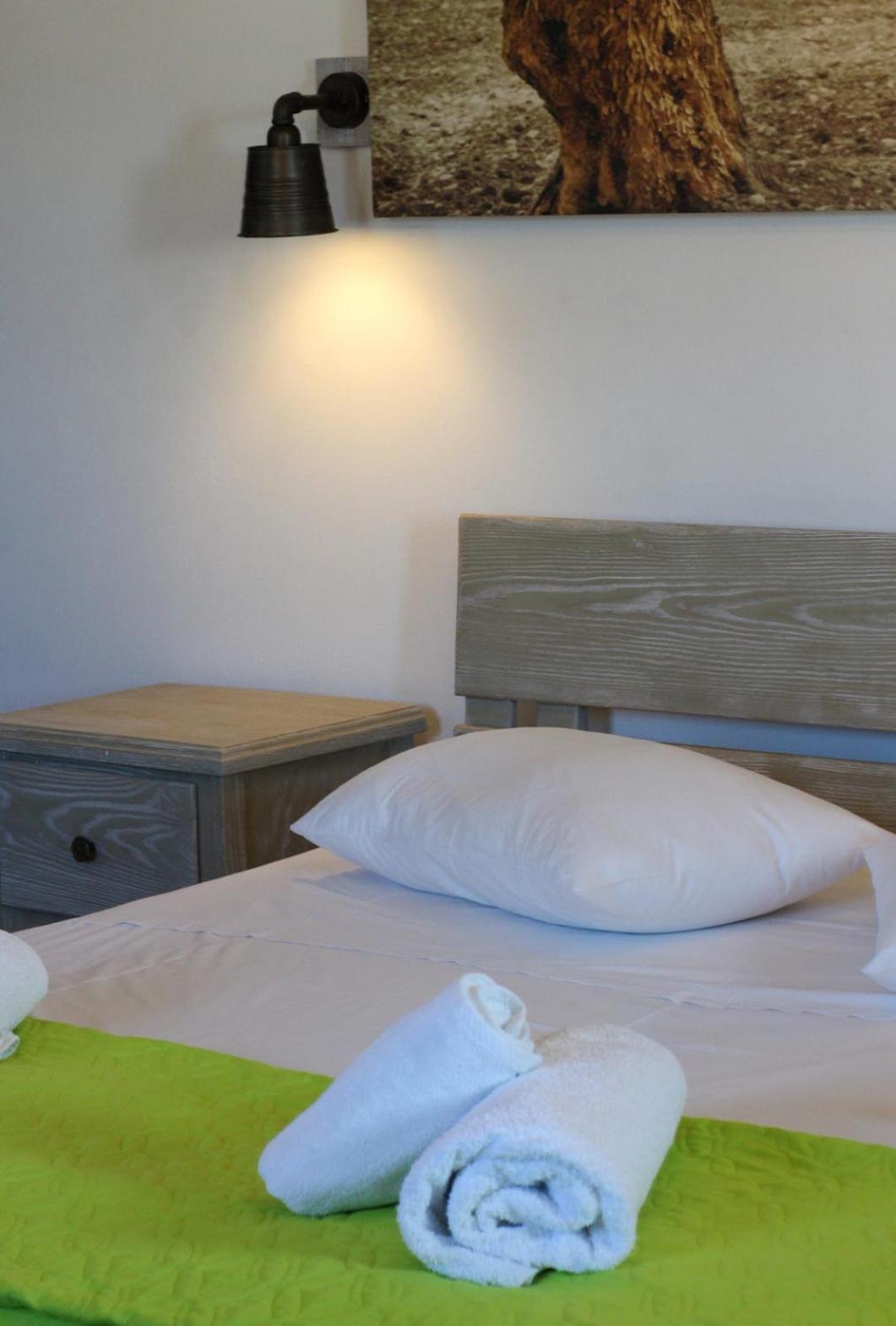 Double or Twin Room with Sea View - Photo 18