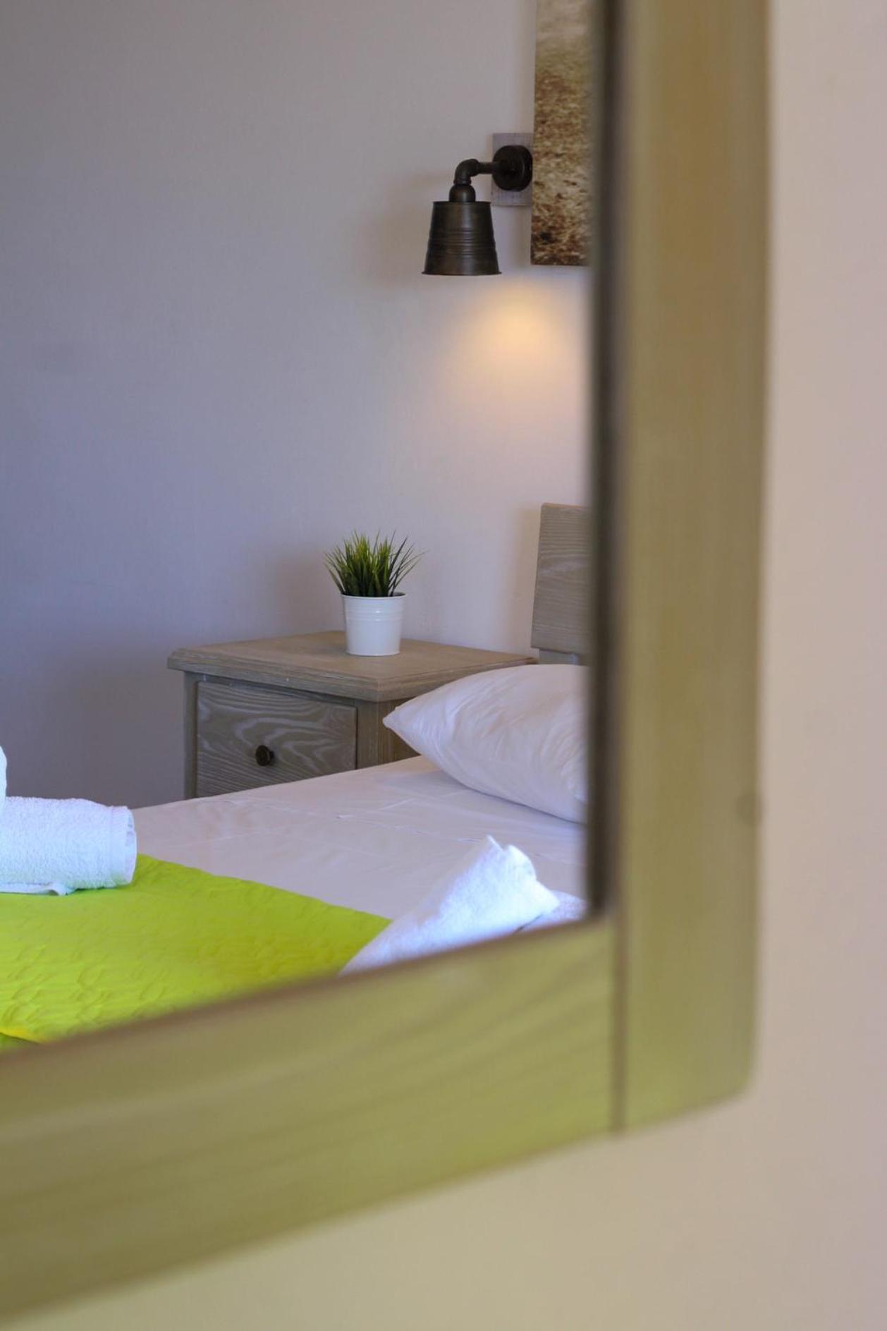 Double or Twin Room with Sea View - Photo 5