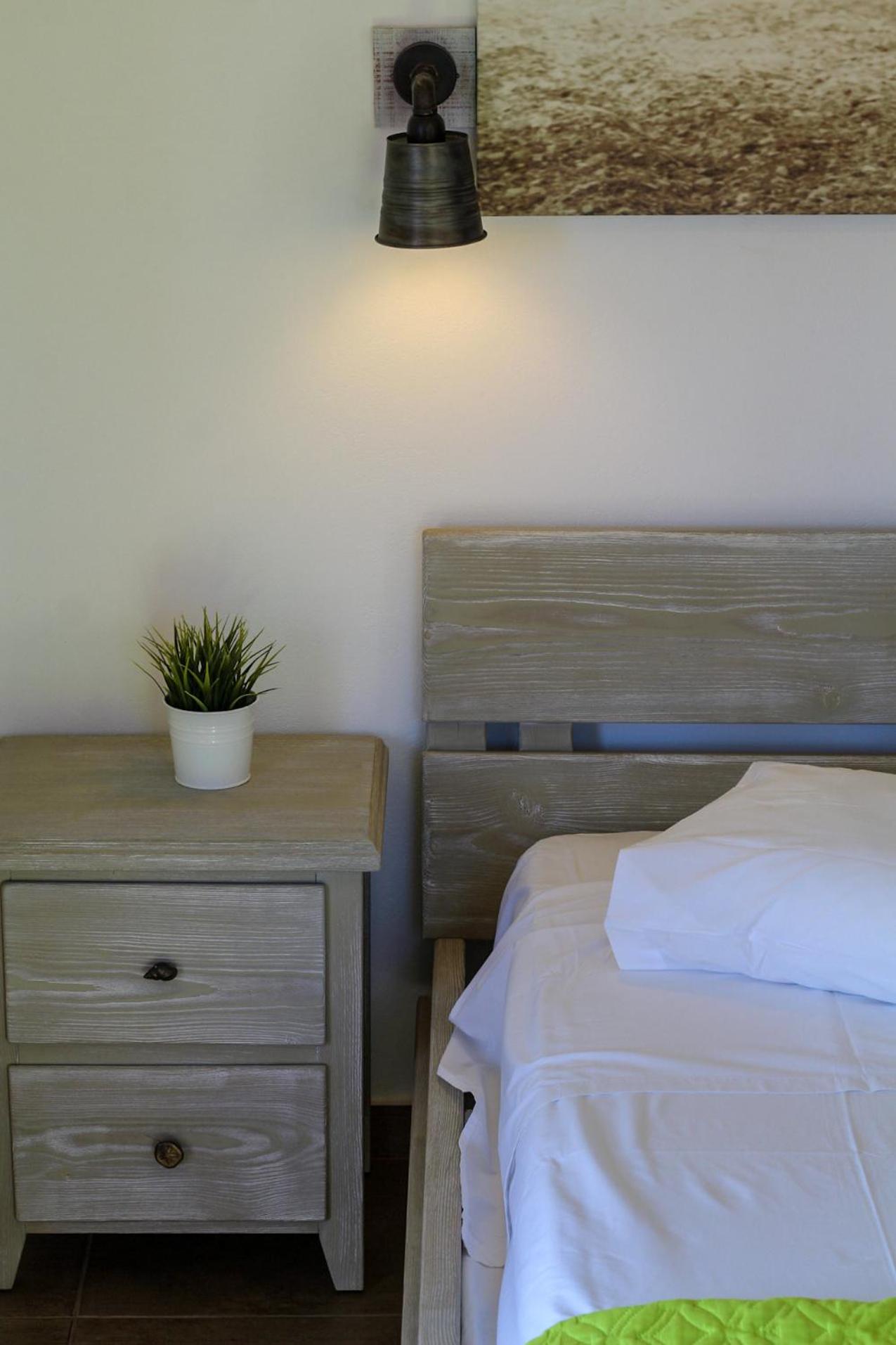 Double or Twin Room with Sea View - Photo 12