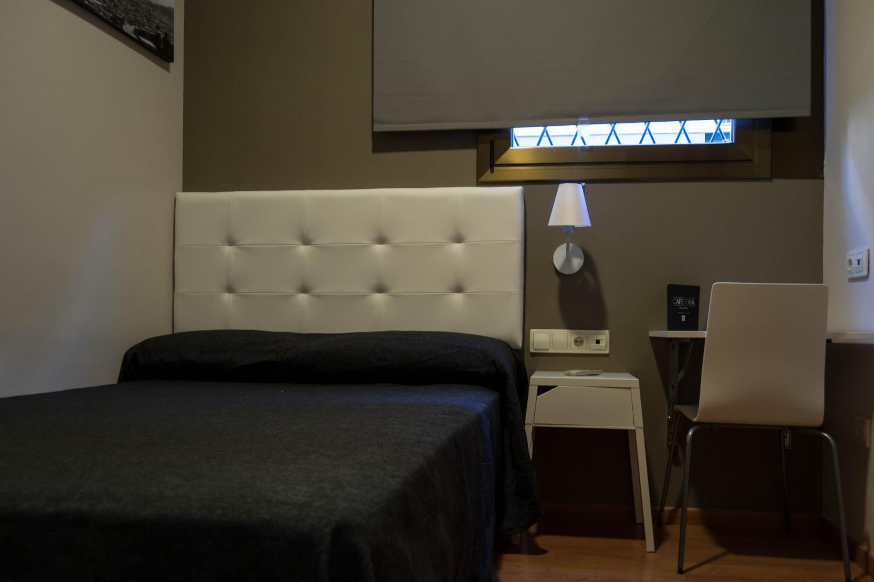 Single Room with Private External Bathroom