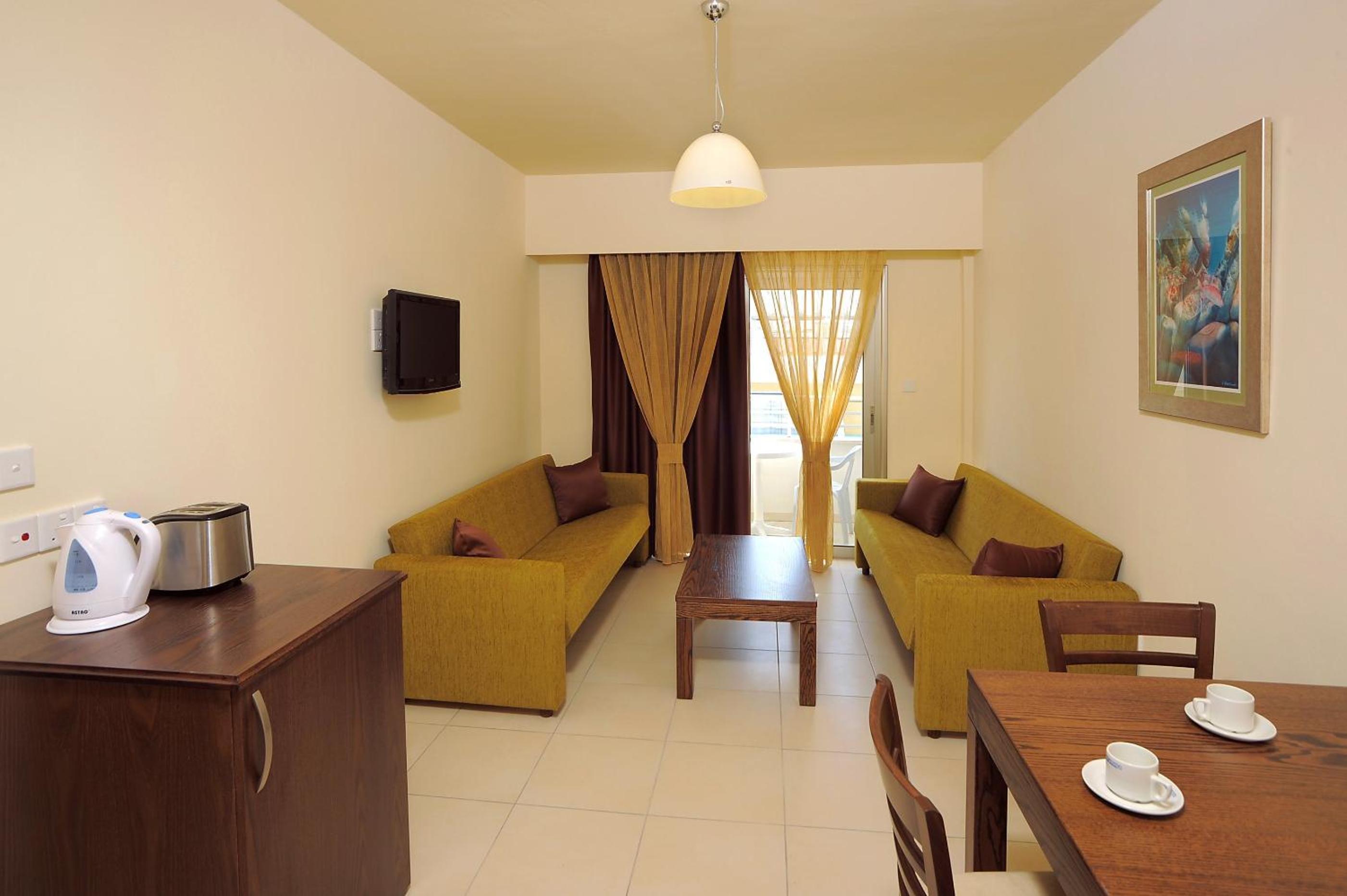 Superior One-Bedroom Apartment photo 2