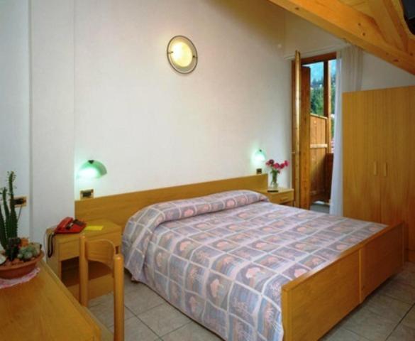 Double or Twin Room - Photo 7