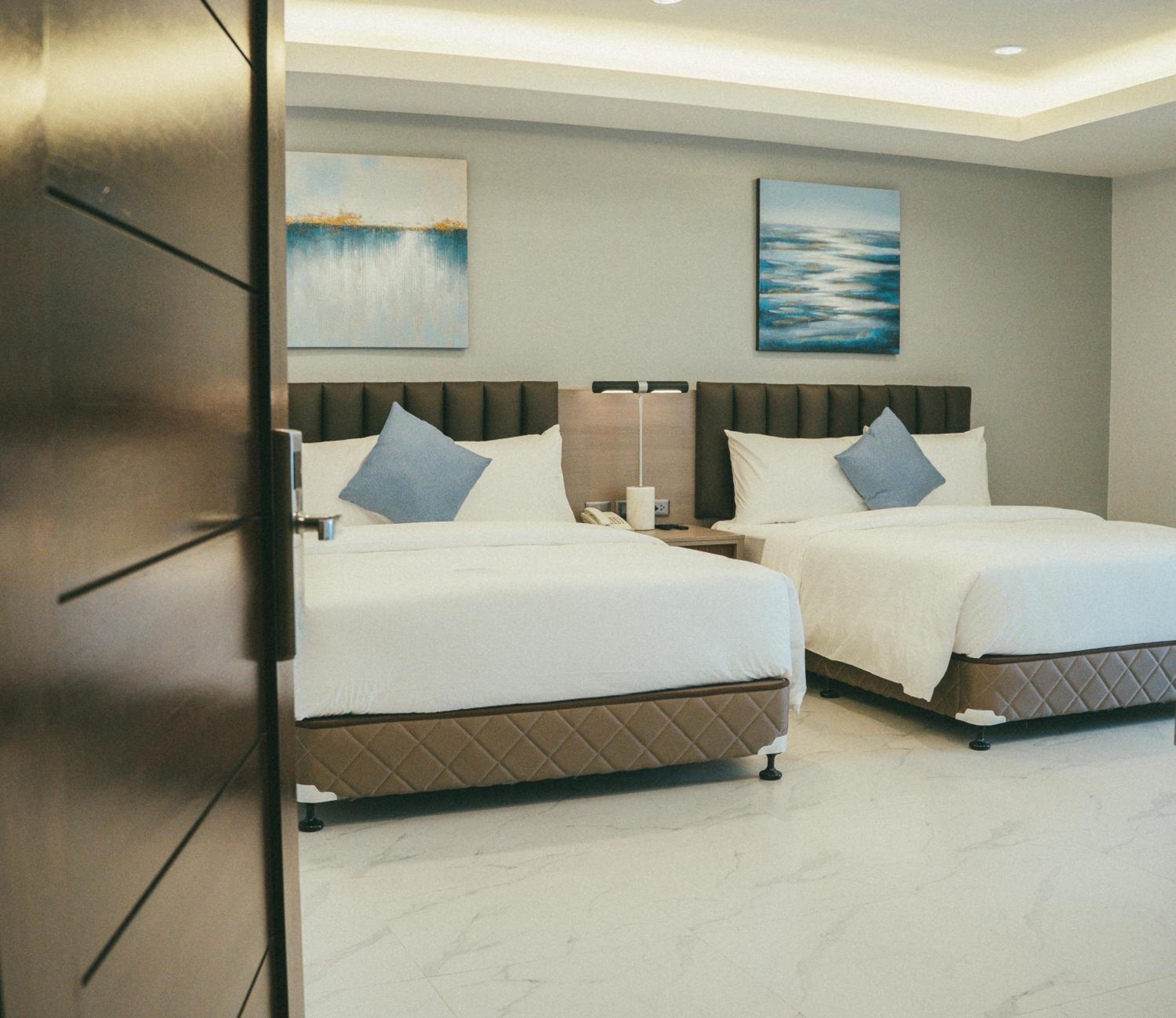 NS Royal Executive Suite - Photo 12