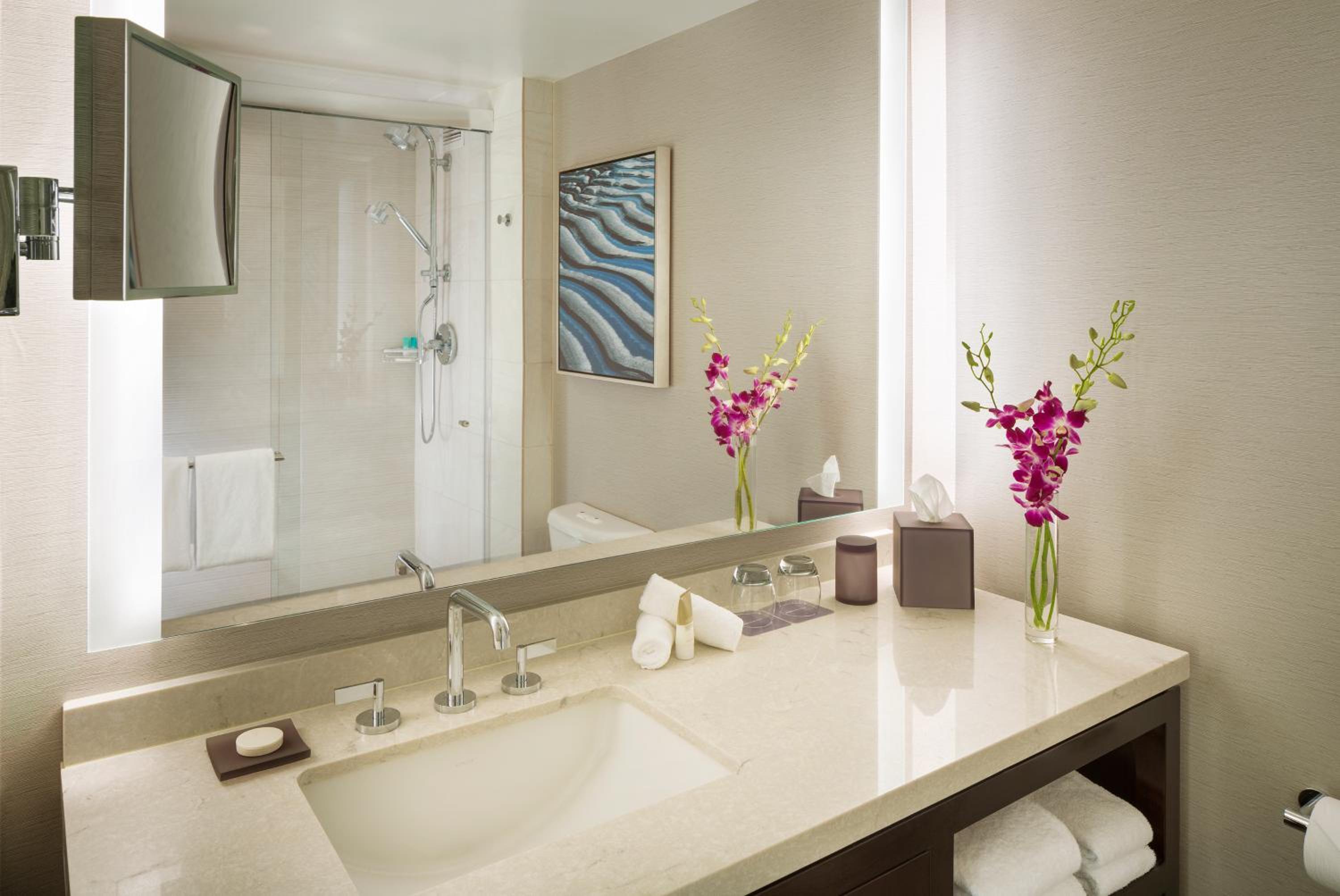 Double Room with Accessible Shower - Disability Access - Photo 3