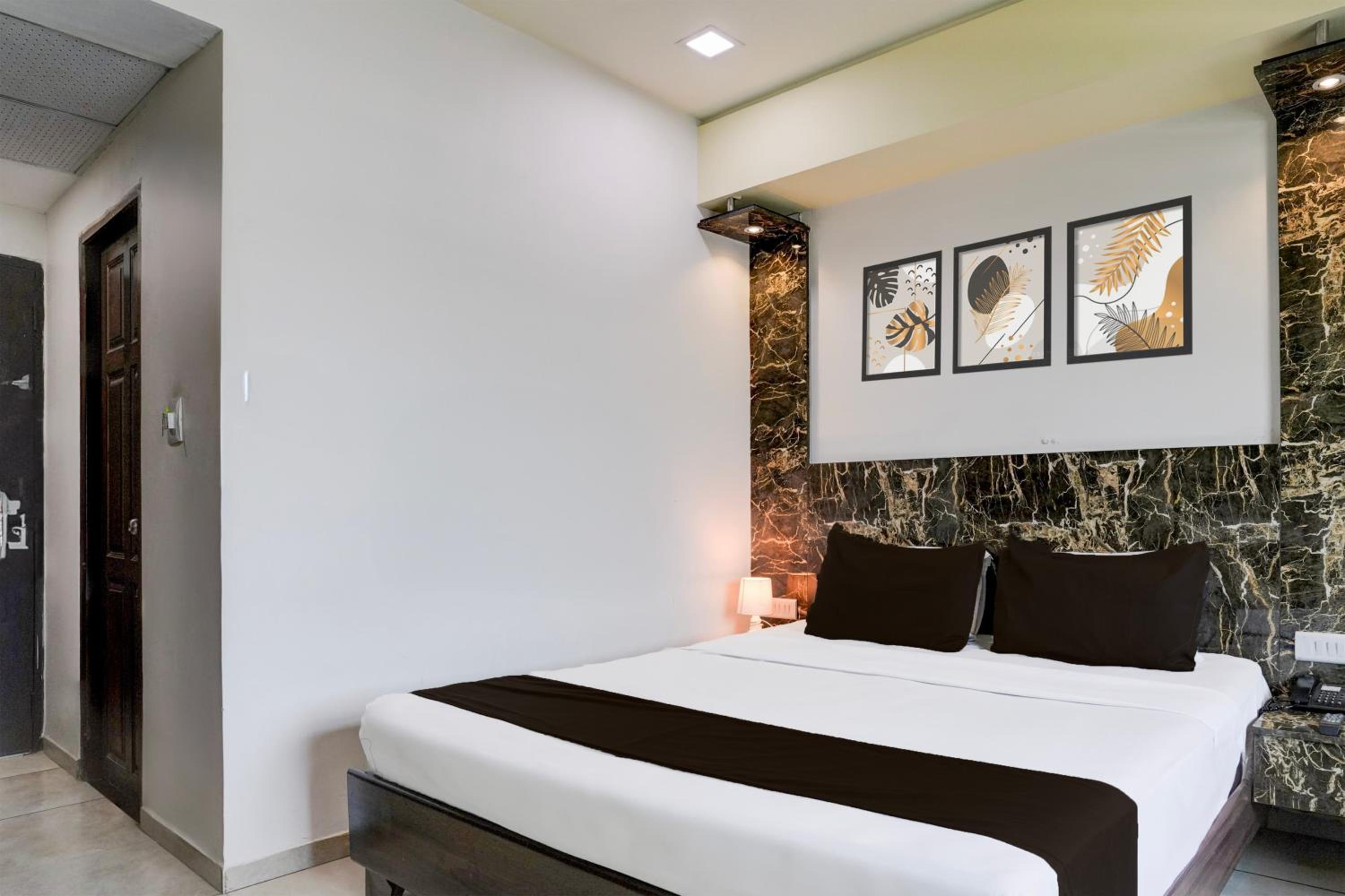 Standard Twin Room photo 2