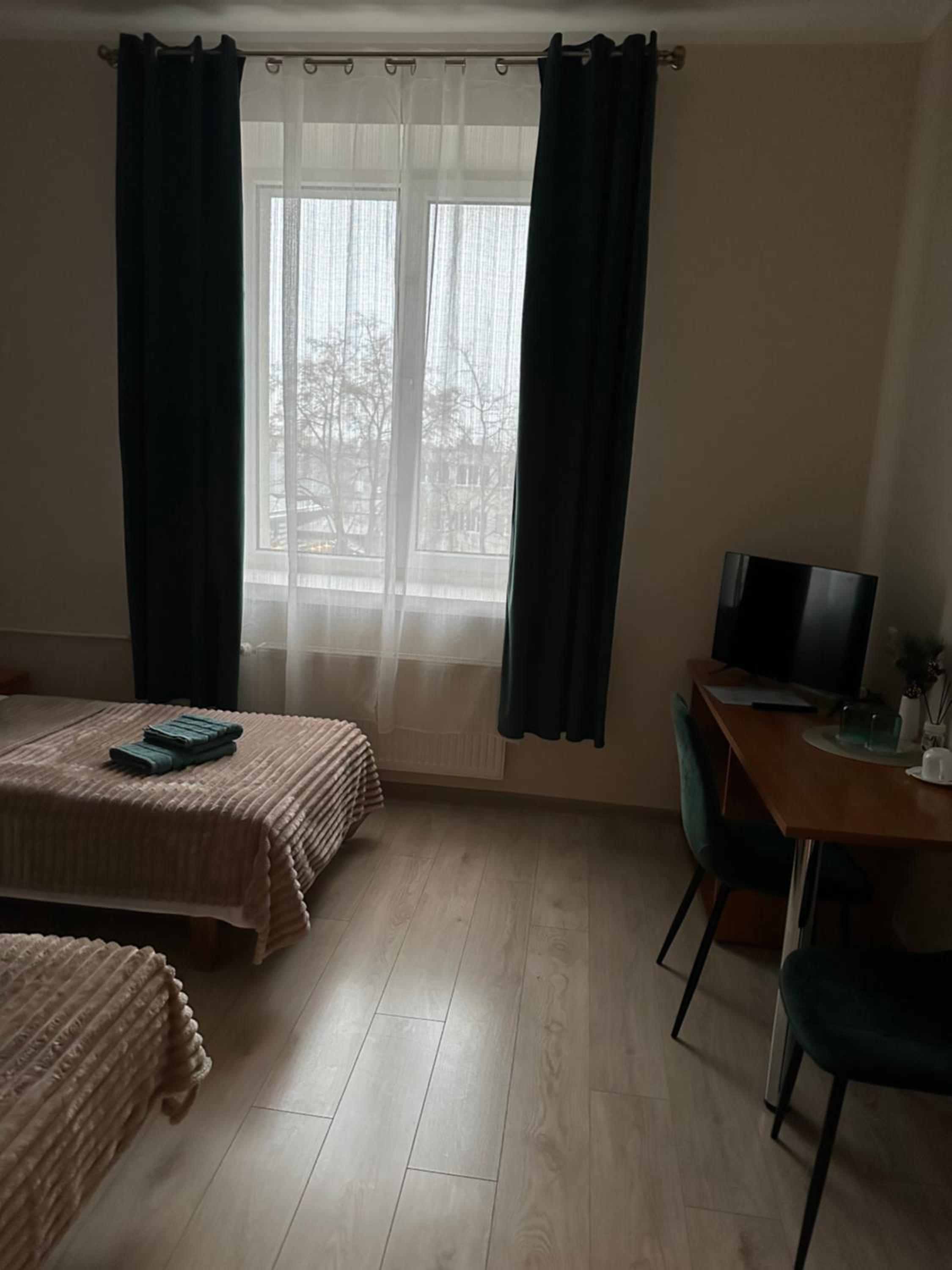 Twin Room - Photo 6