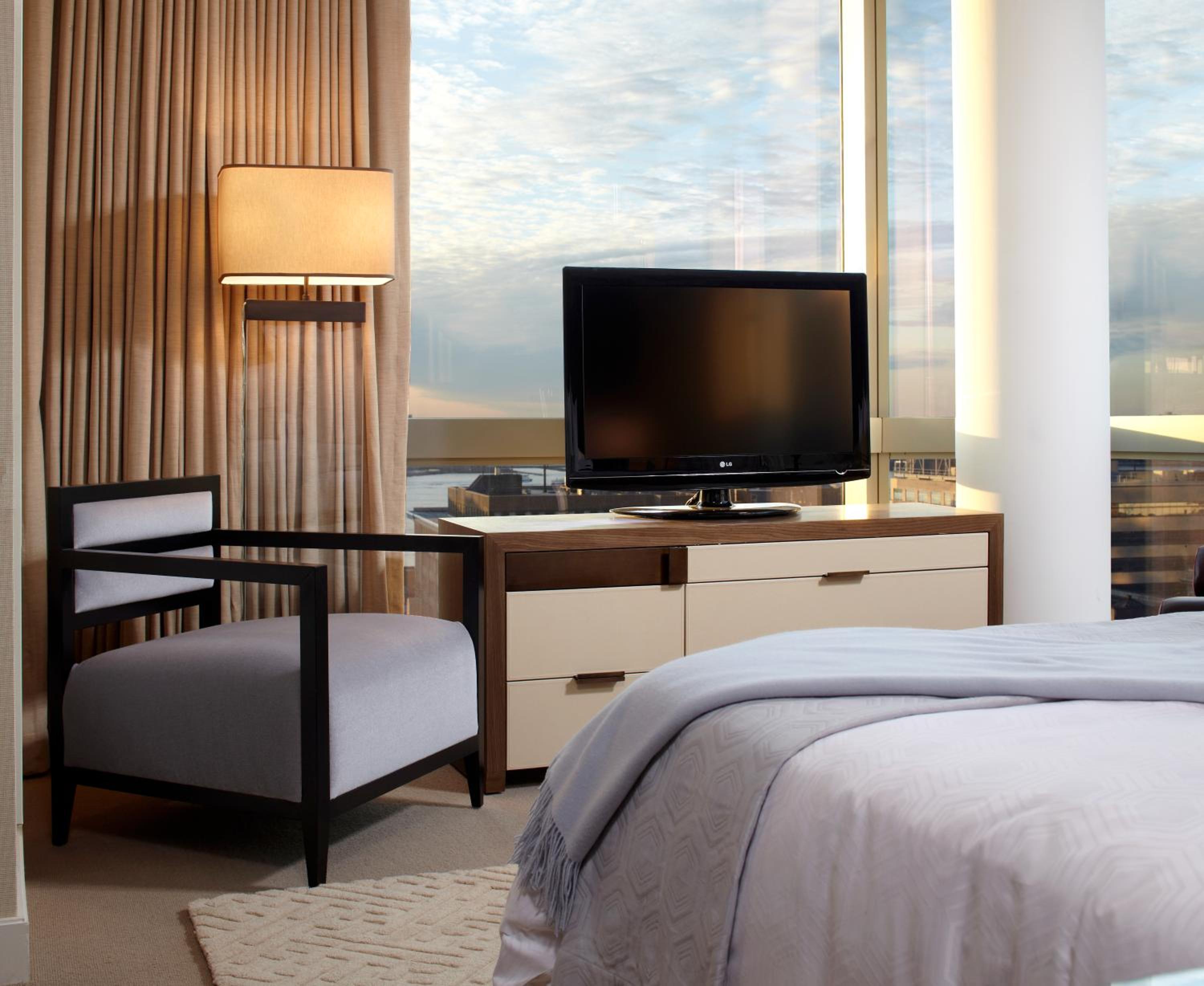 Skyline View Two-Bedroom Suite thumbnail 5