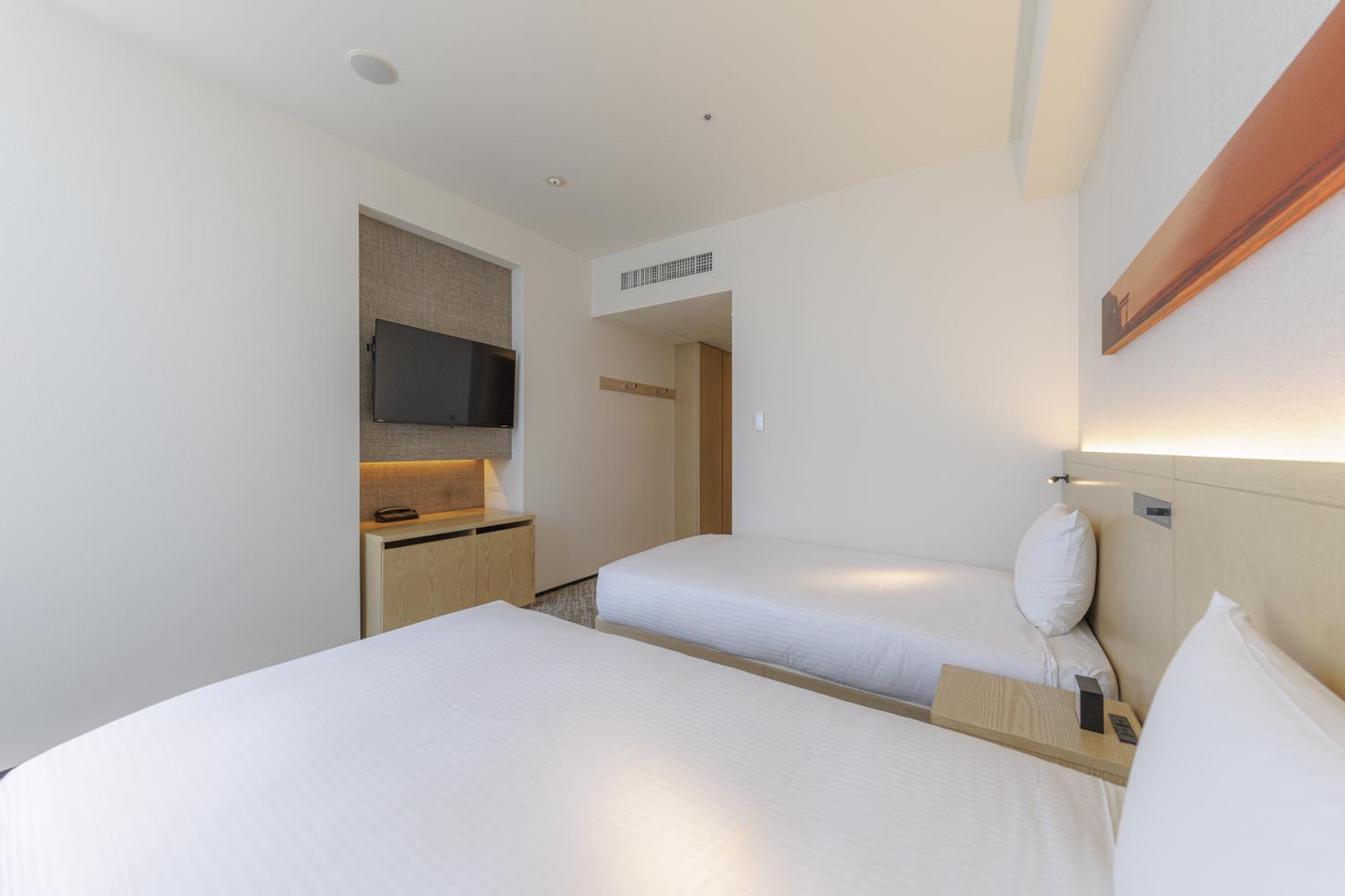 Deluxe Twin Room (3 people) photo 1