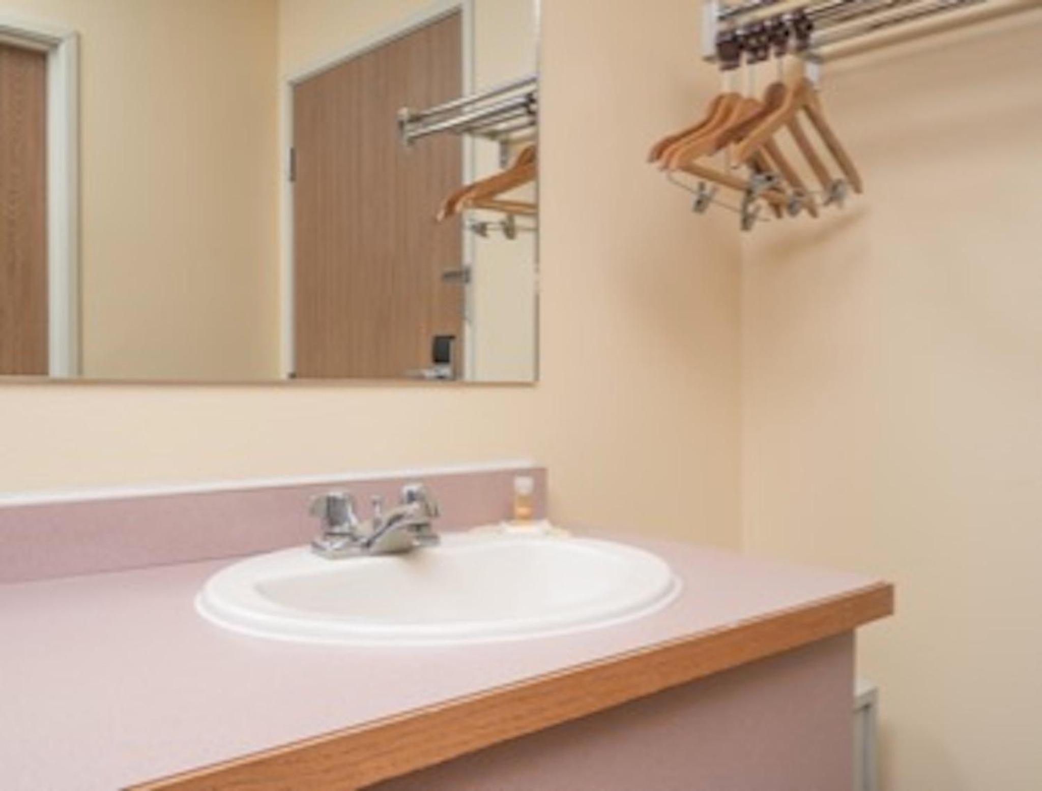 Queen Room - Disability Access/Non-Smoking - Photo 2