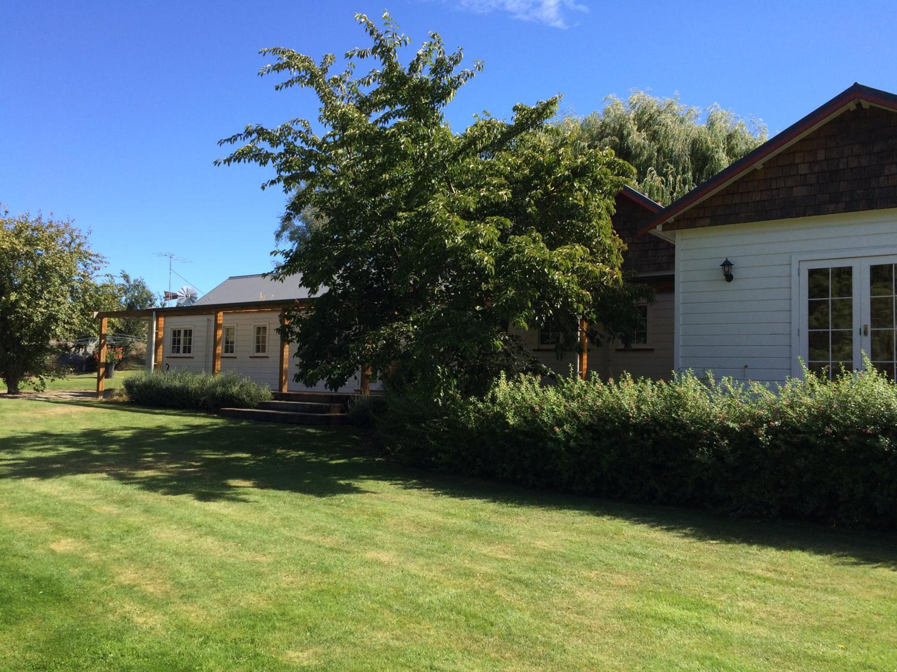 Five-Bedroom House - Photo 13