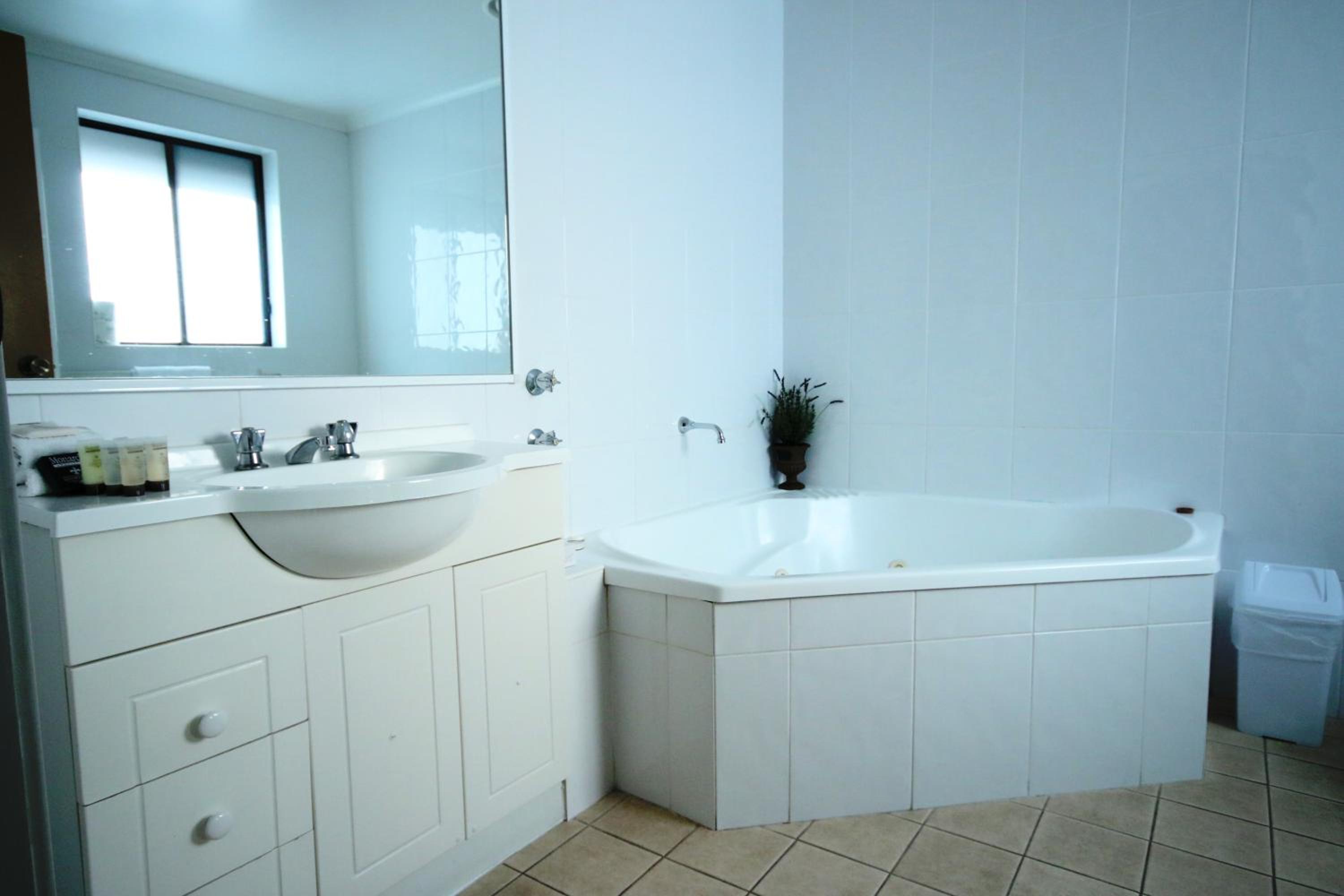 King Spa Room - Photo 2