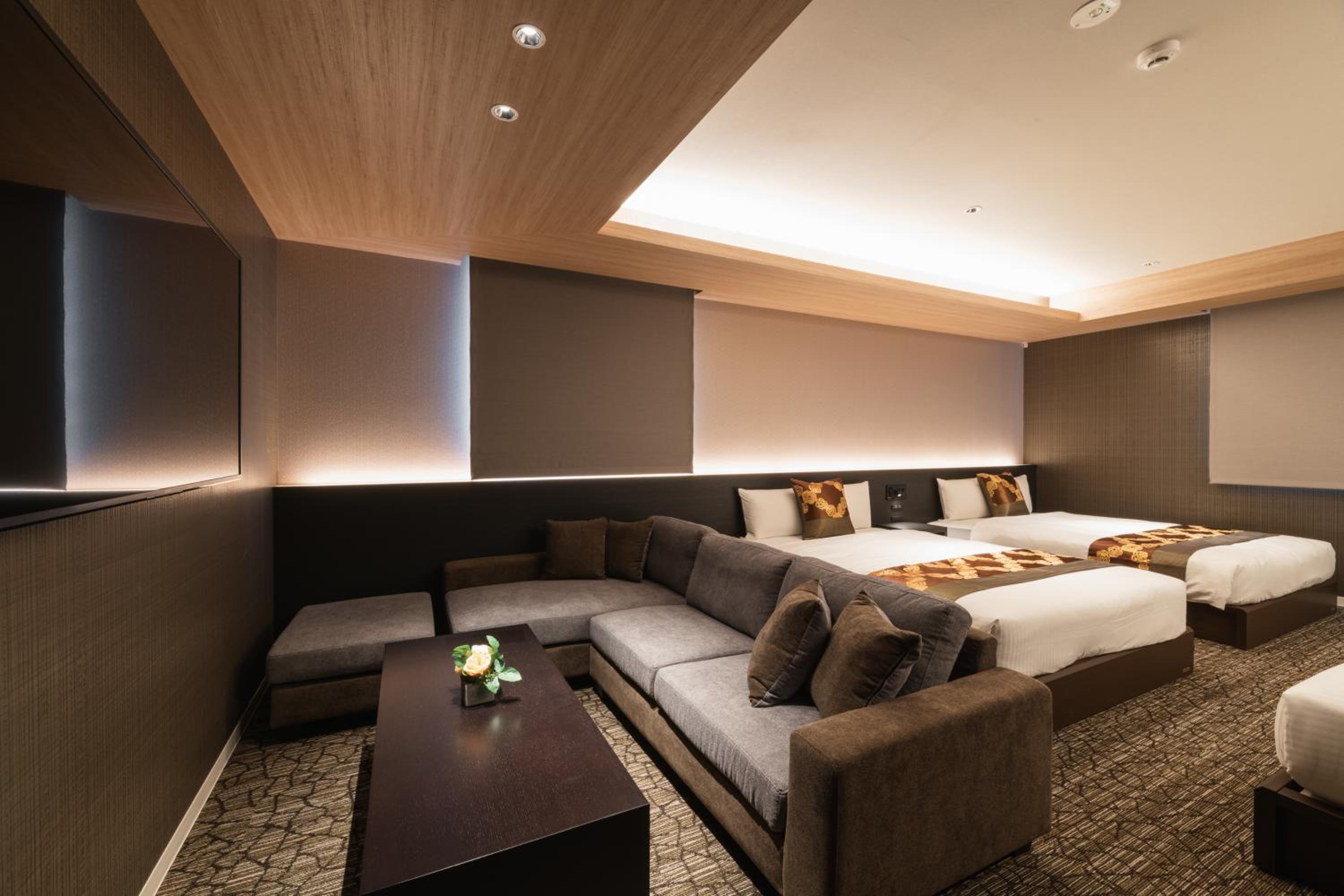 Deluxe Suite - Photo 1