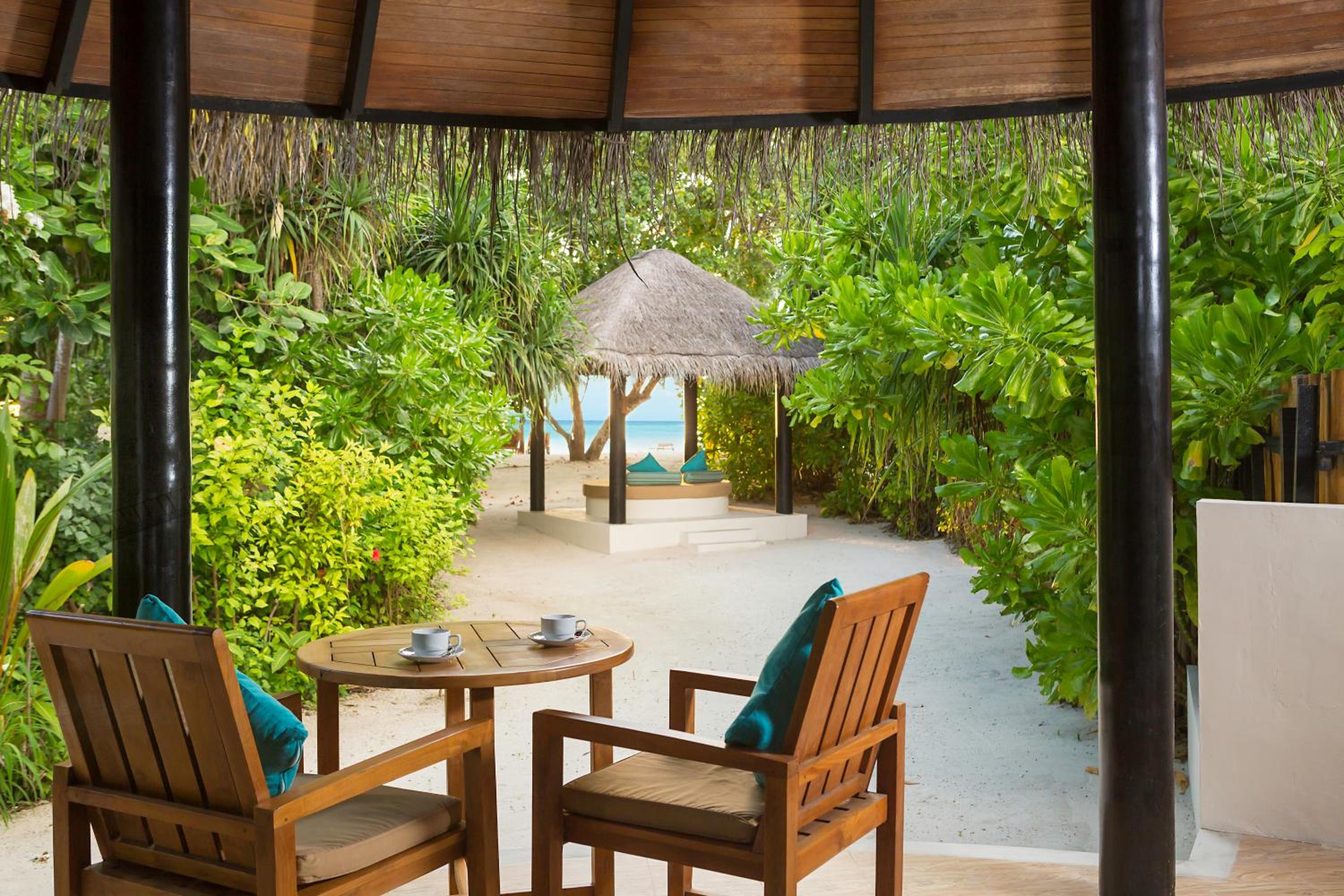 Deluxe Beach Villa - Free Transfer, 2 pax, 7 nights minimum
