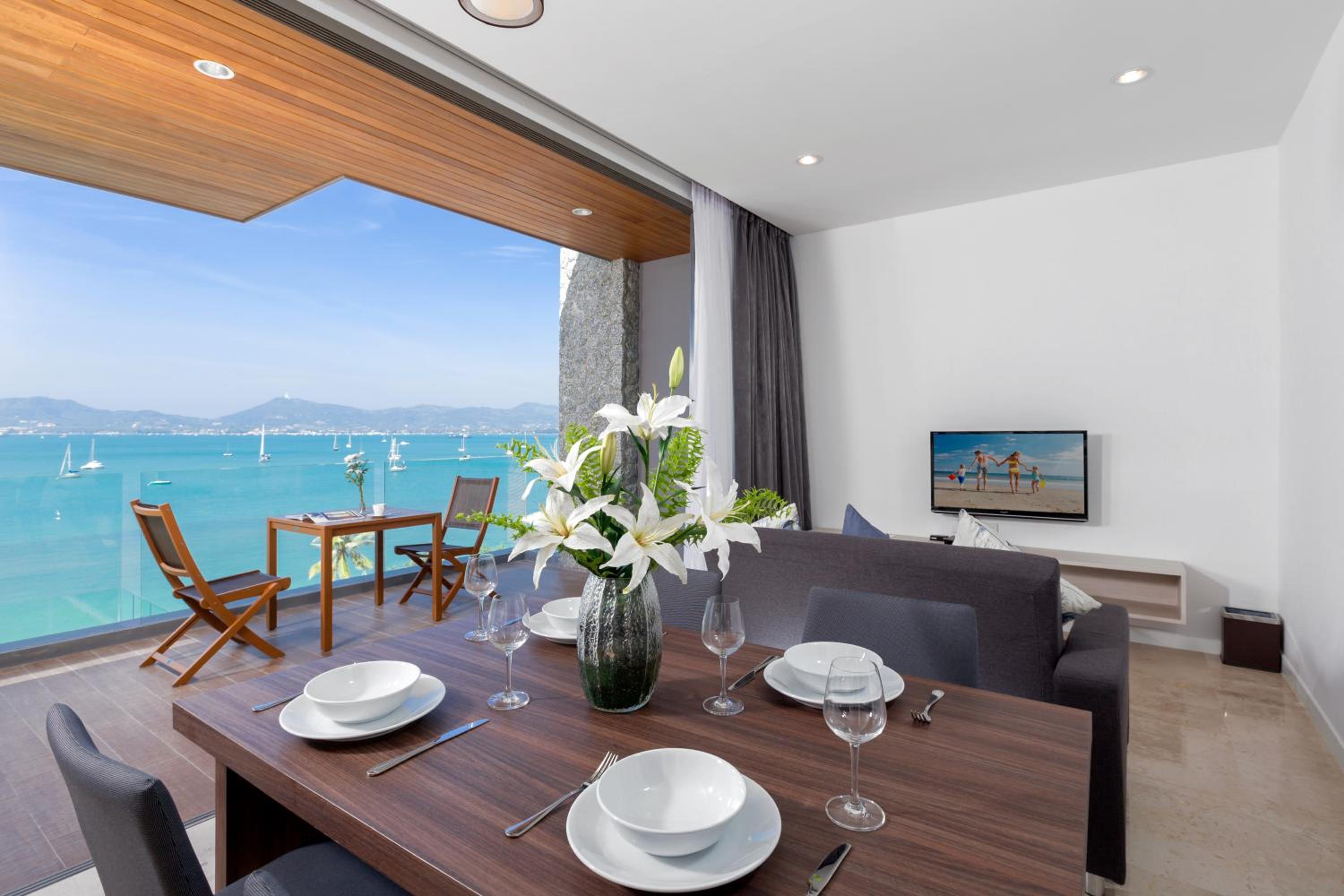 Two-Bedroom Suite with Sea View photo 3