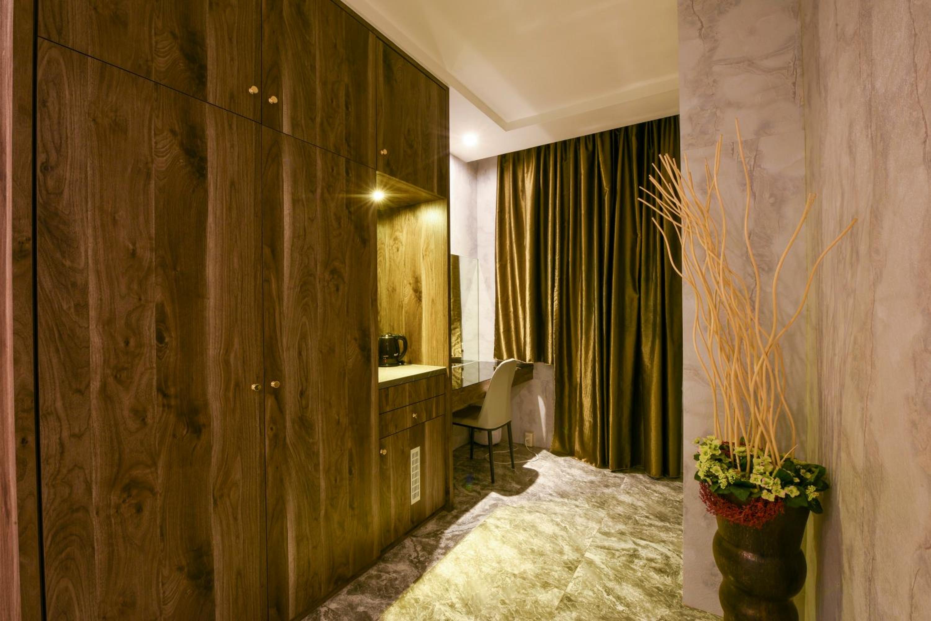 Business Quadruple Room - No Private Garage photo 2