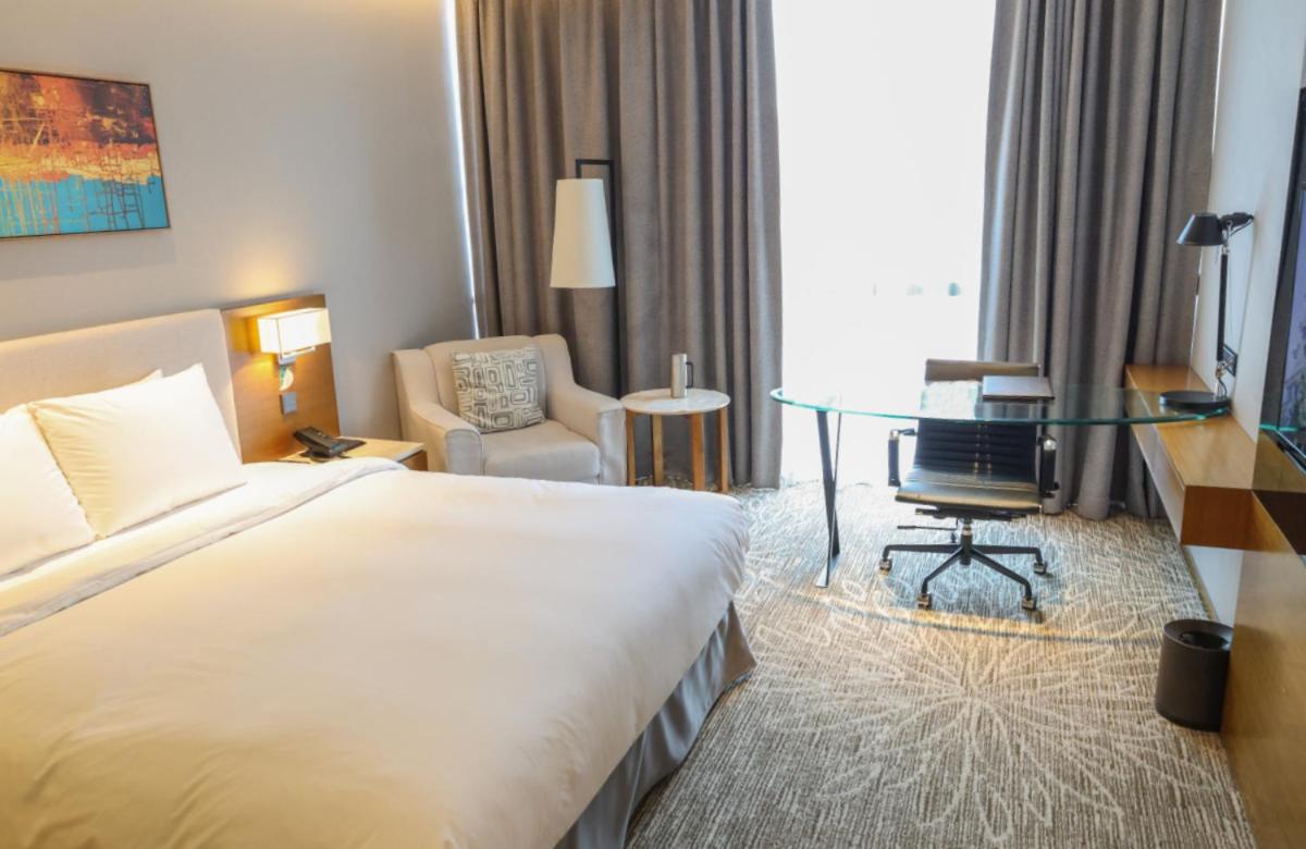[Long Term Business PKG] Deluxe Double Room (Bi-daily Cleaning service will be provided (one time per two nights))