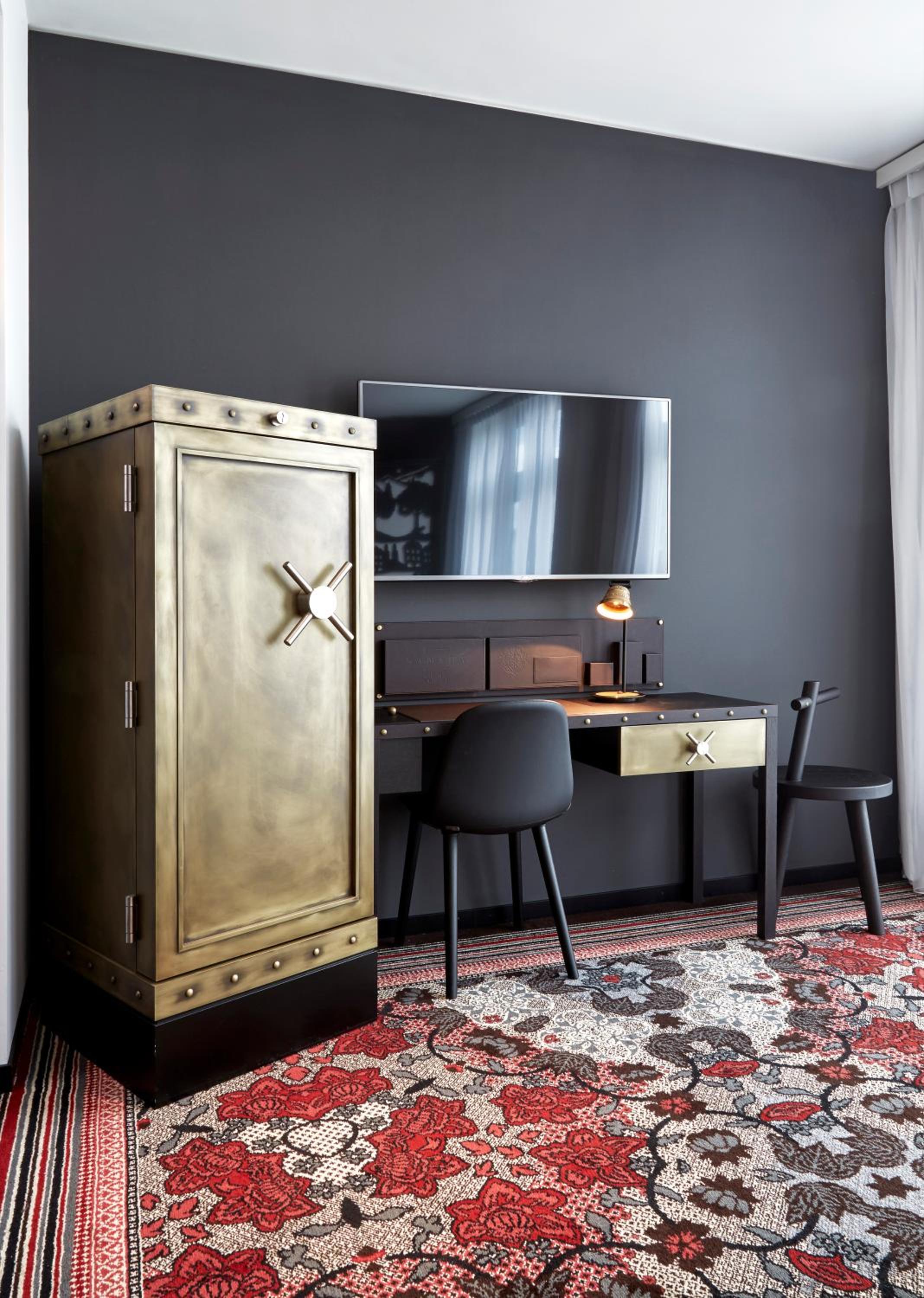 Premium King Room photo 1