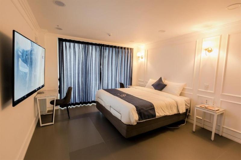 Double Room with Garden View (Low floor)