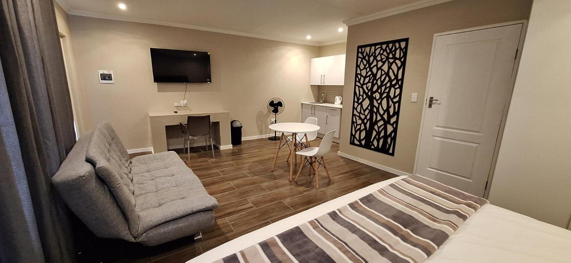 King Studio with Sofa Bed photo 1