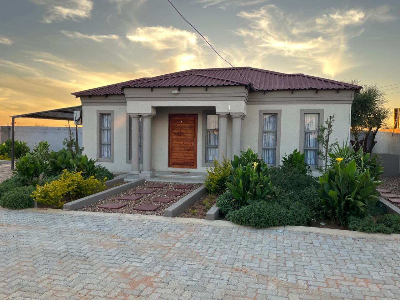 Three-Bedroom Villa photo 1