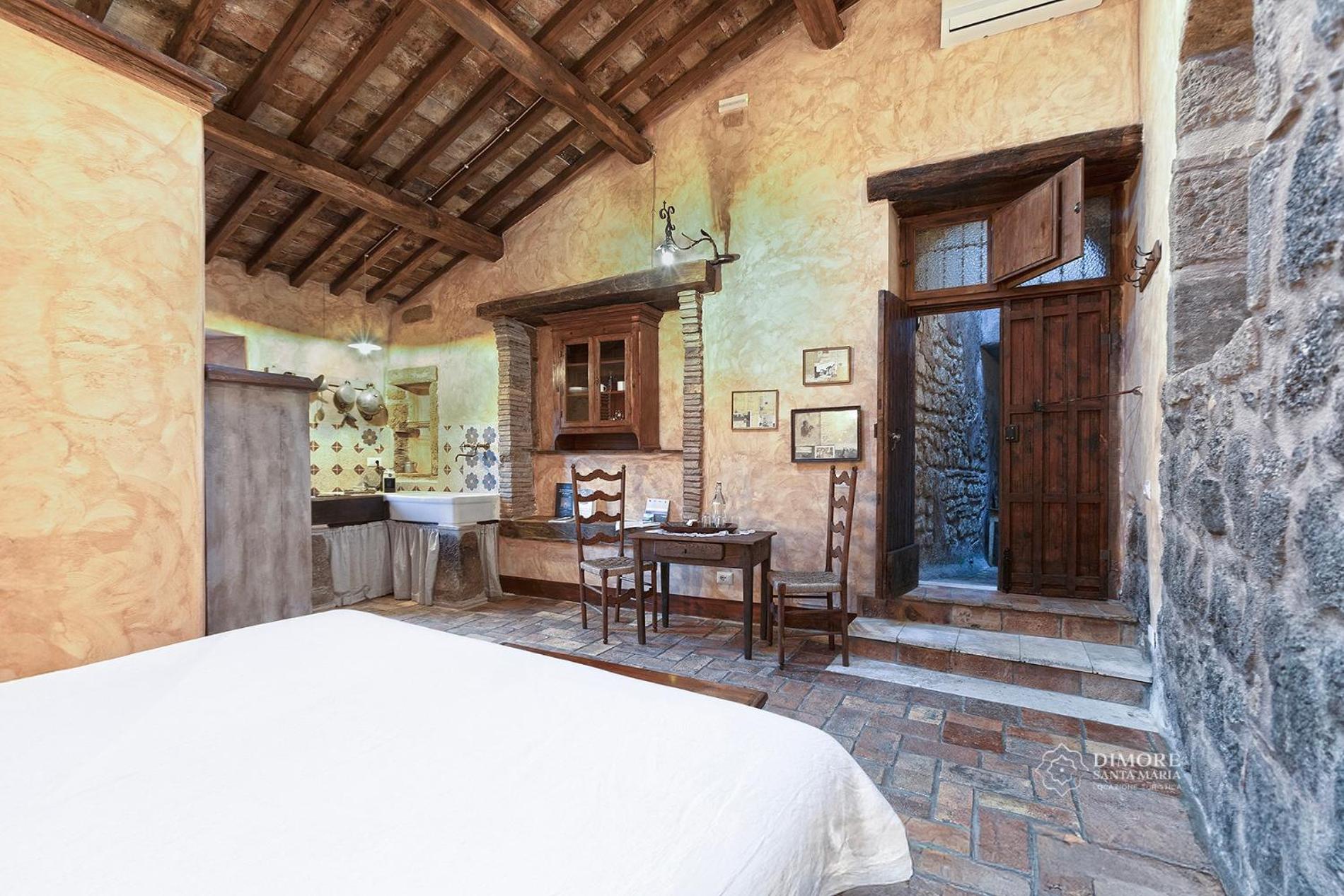 Studio Apartment with One Double Bed photo 2