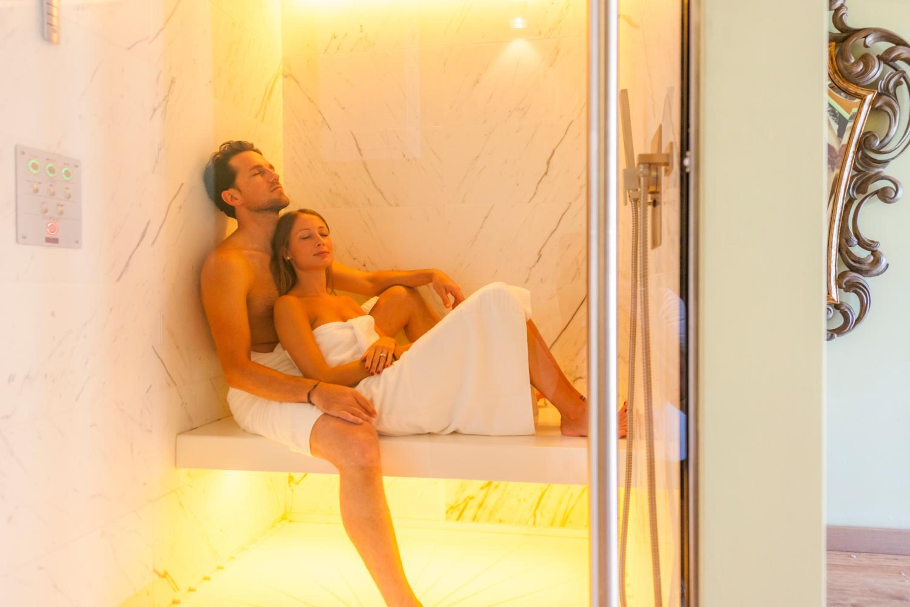 Deluxe Suite - Photo 35