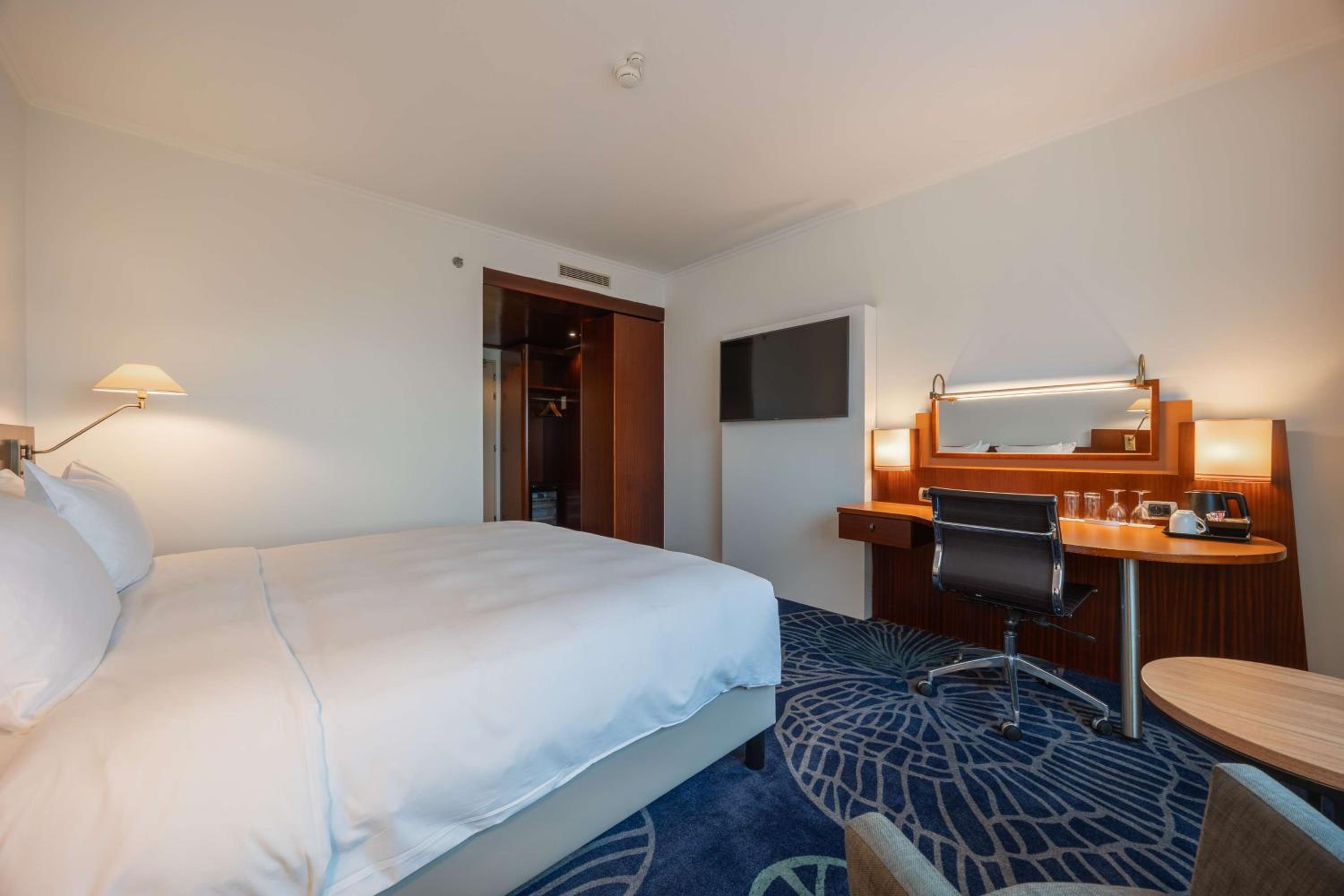 Standard Room - High Floor - Photo 3