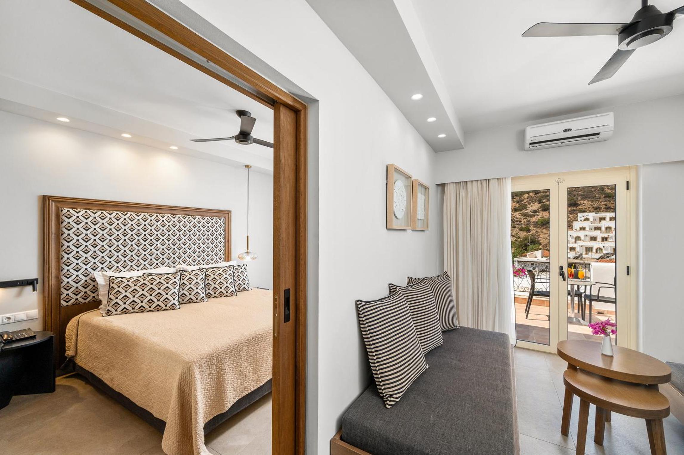 Superior King Suite - Photo 3