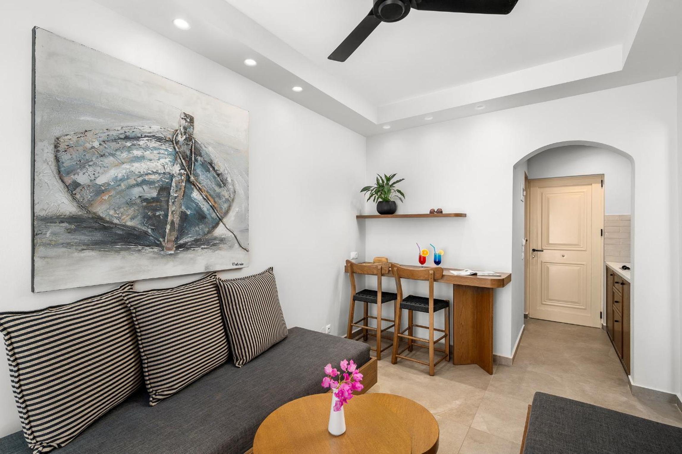 Superior King Suite - Photo 2