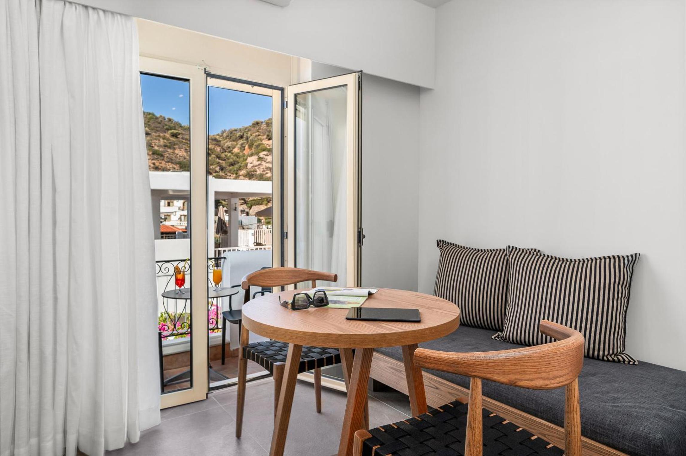Deluxe Double or Twin Room - Photo 2