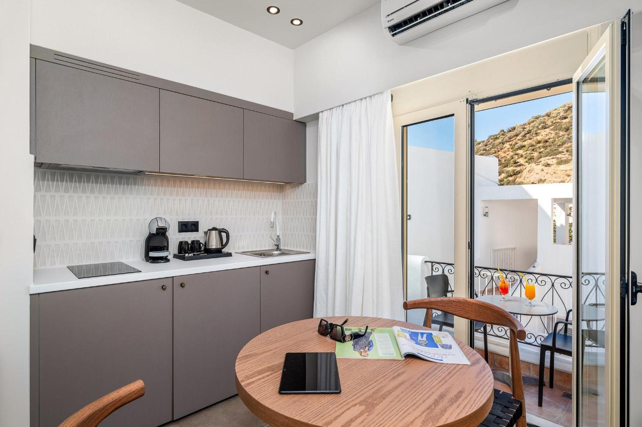 Deluxe Double or Twin Room - Photo 4