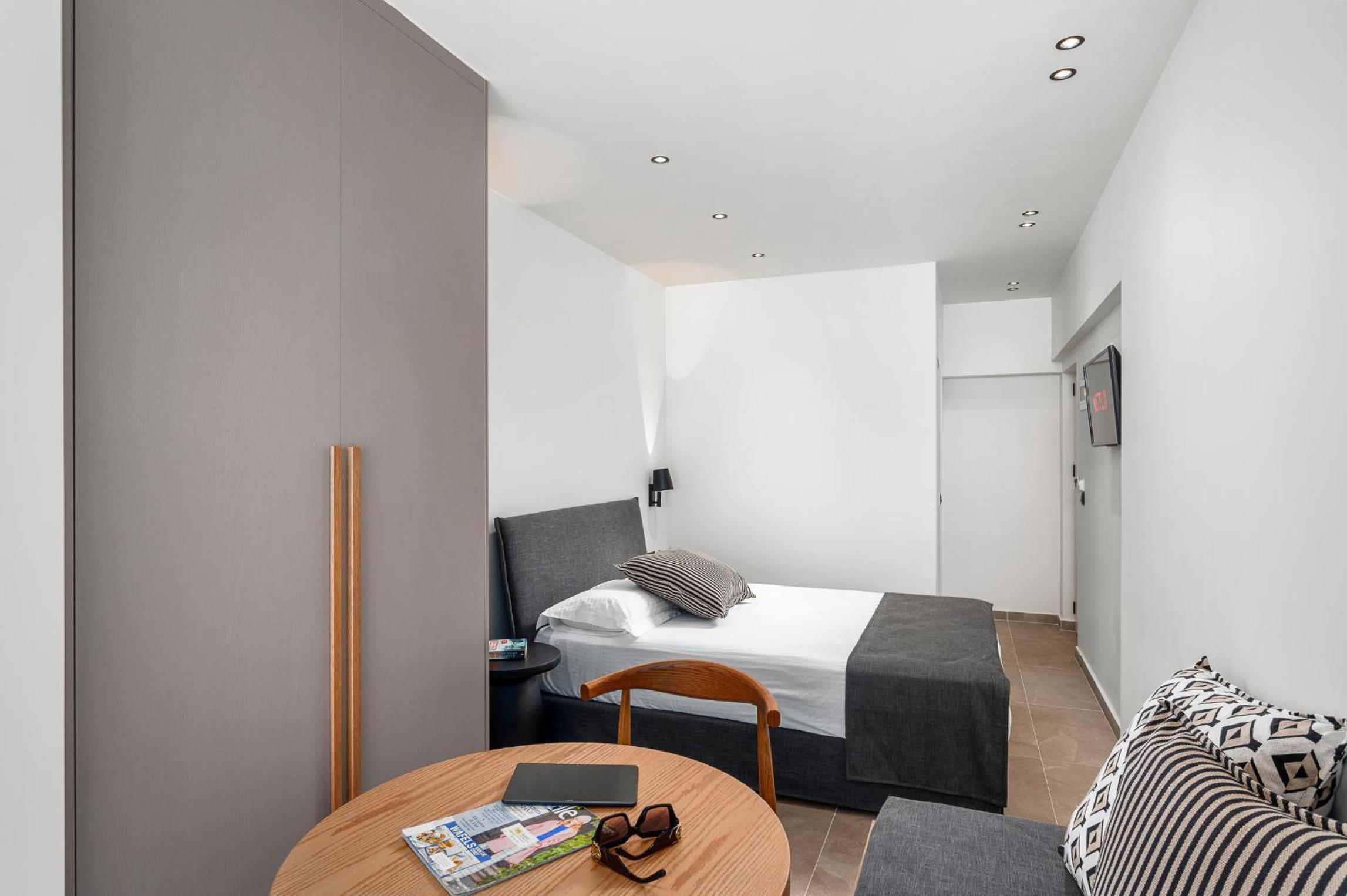 Deluxe Double or Twin Room - Photo 6