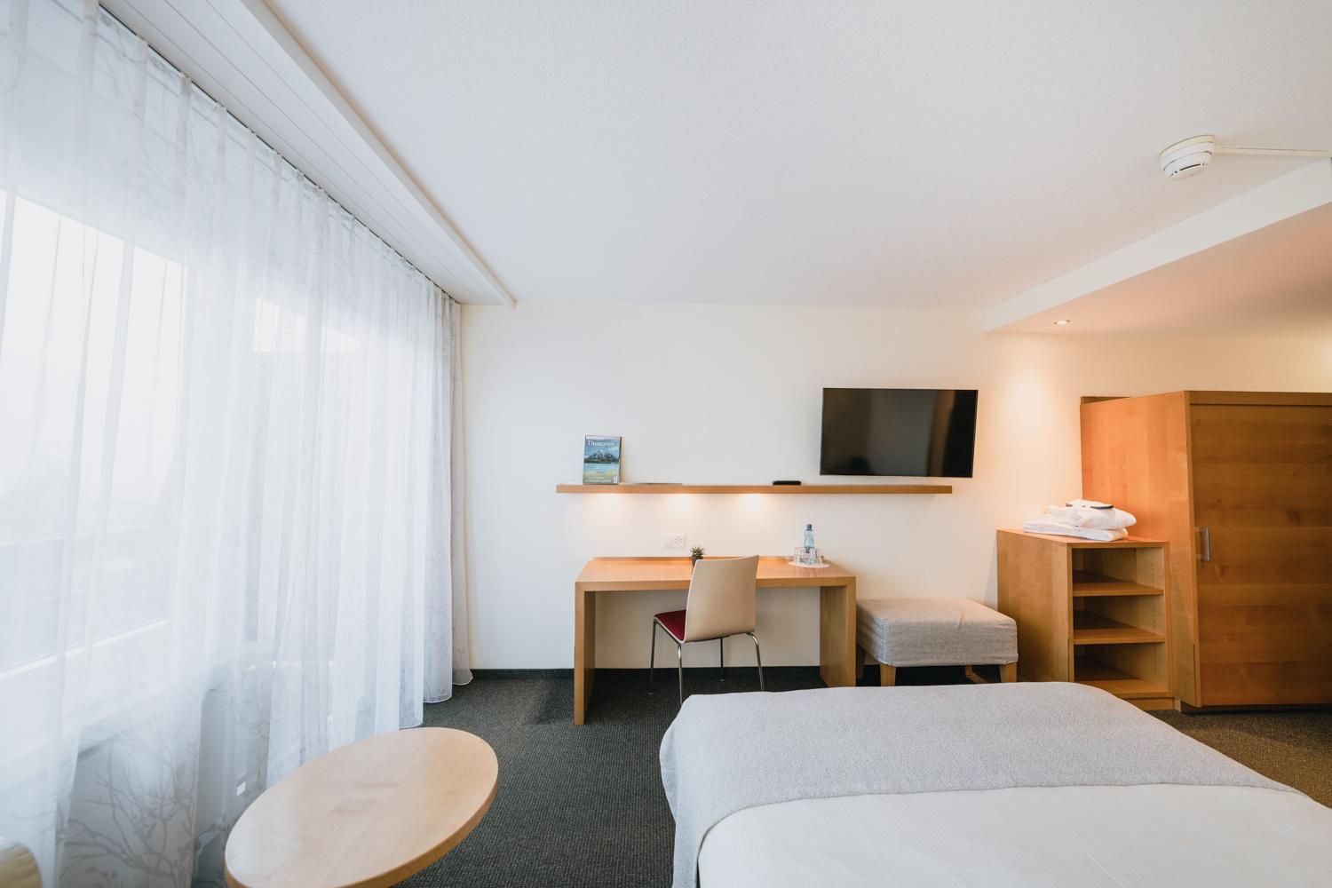 Economy Double Room With Lake View photo 2