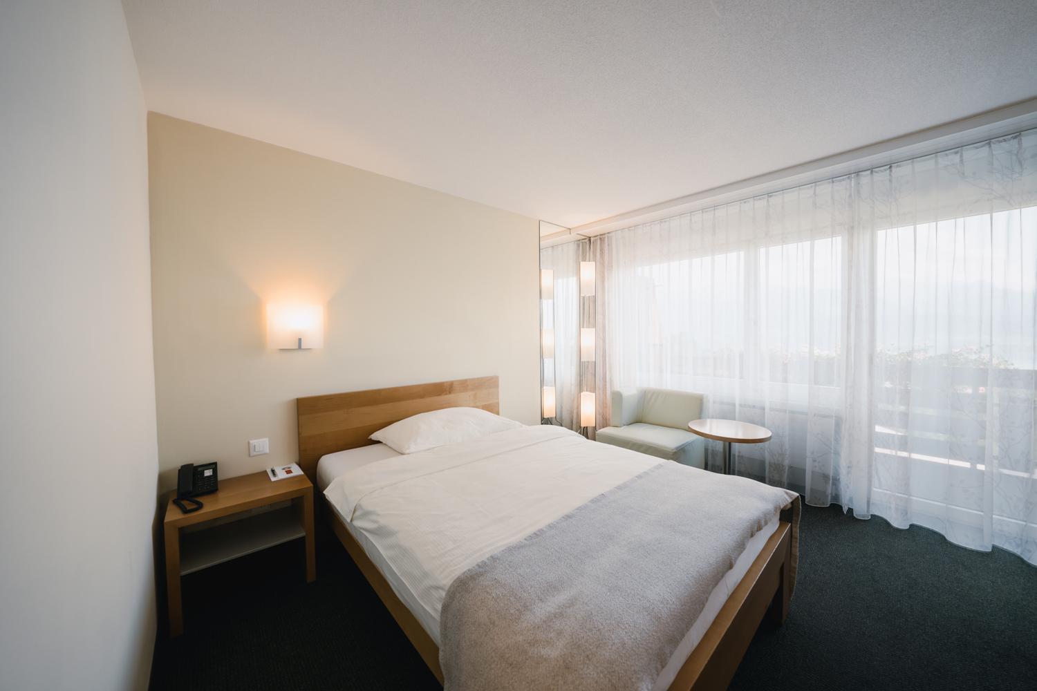 Economy Double Room With Lake View photo 3