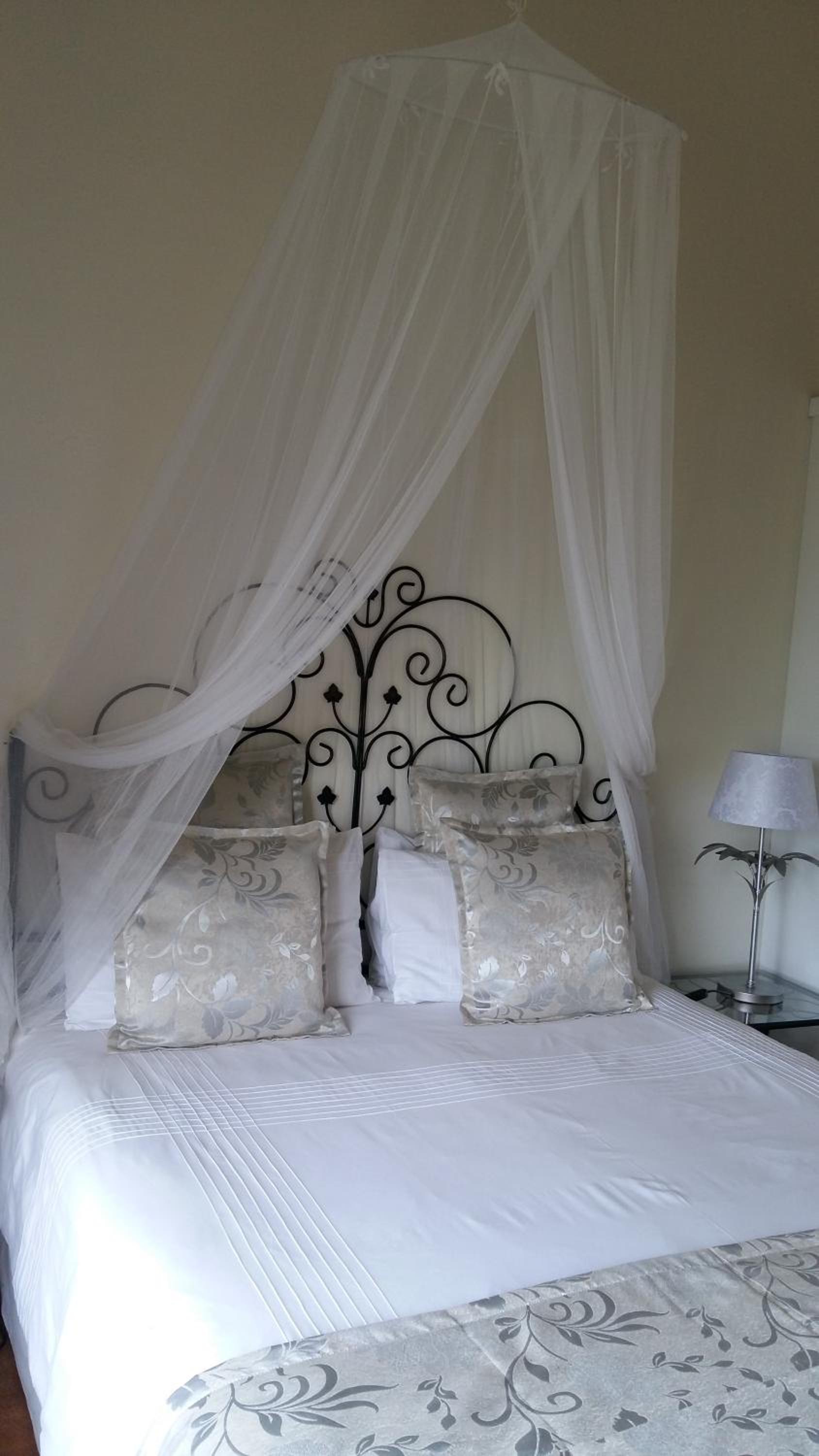 Suite with Mountain View and Fan - Photo 4