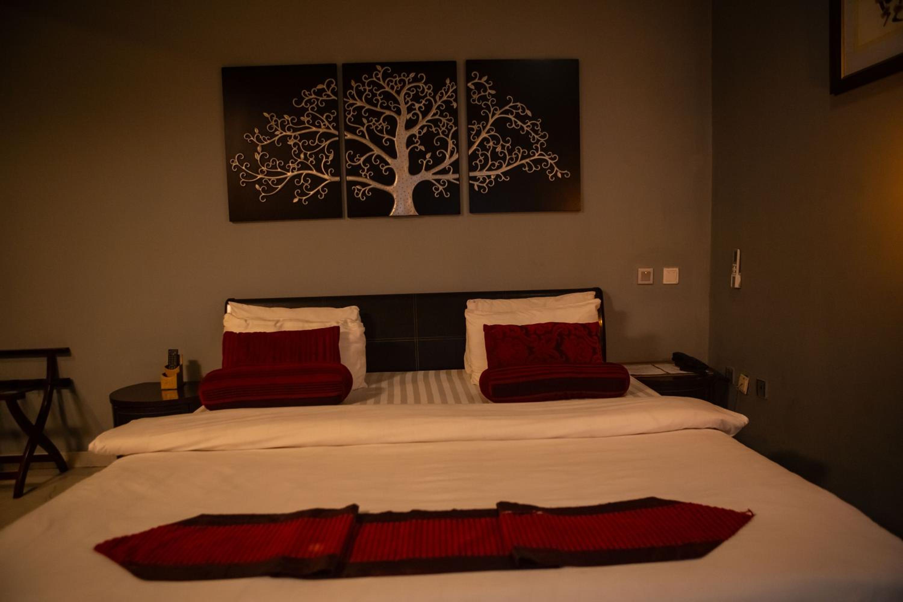 Deluxe King Room