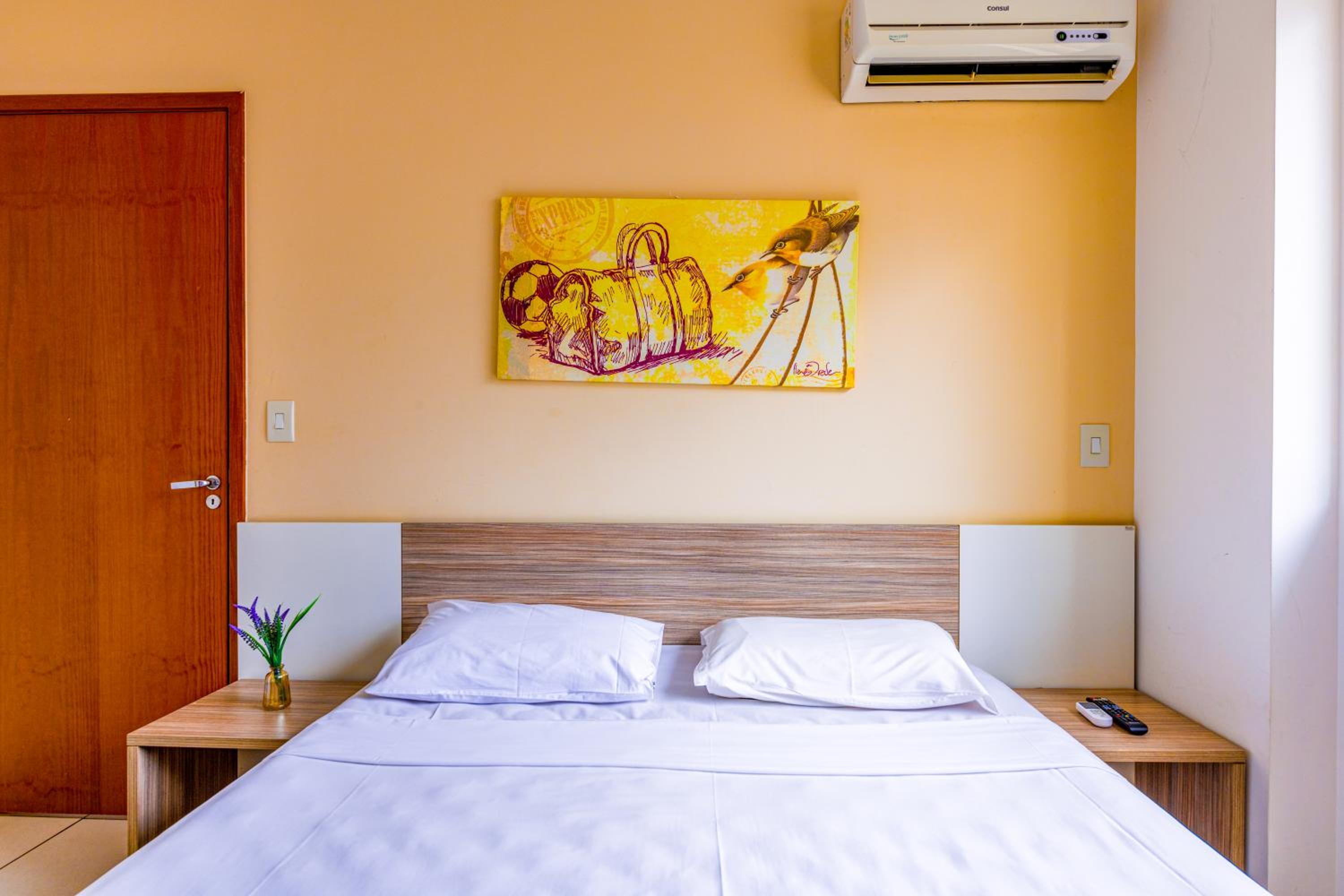 Deluxe Room with Balcony photo 3