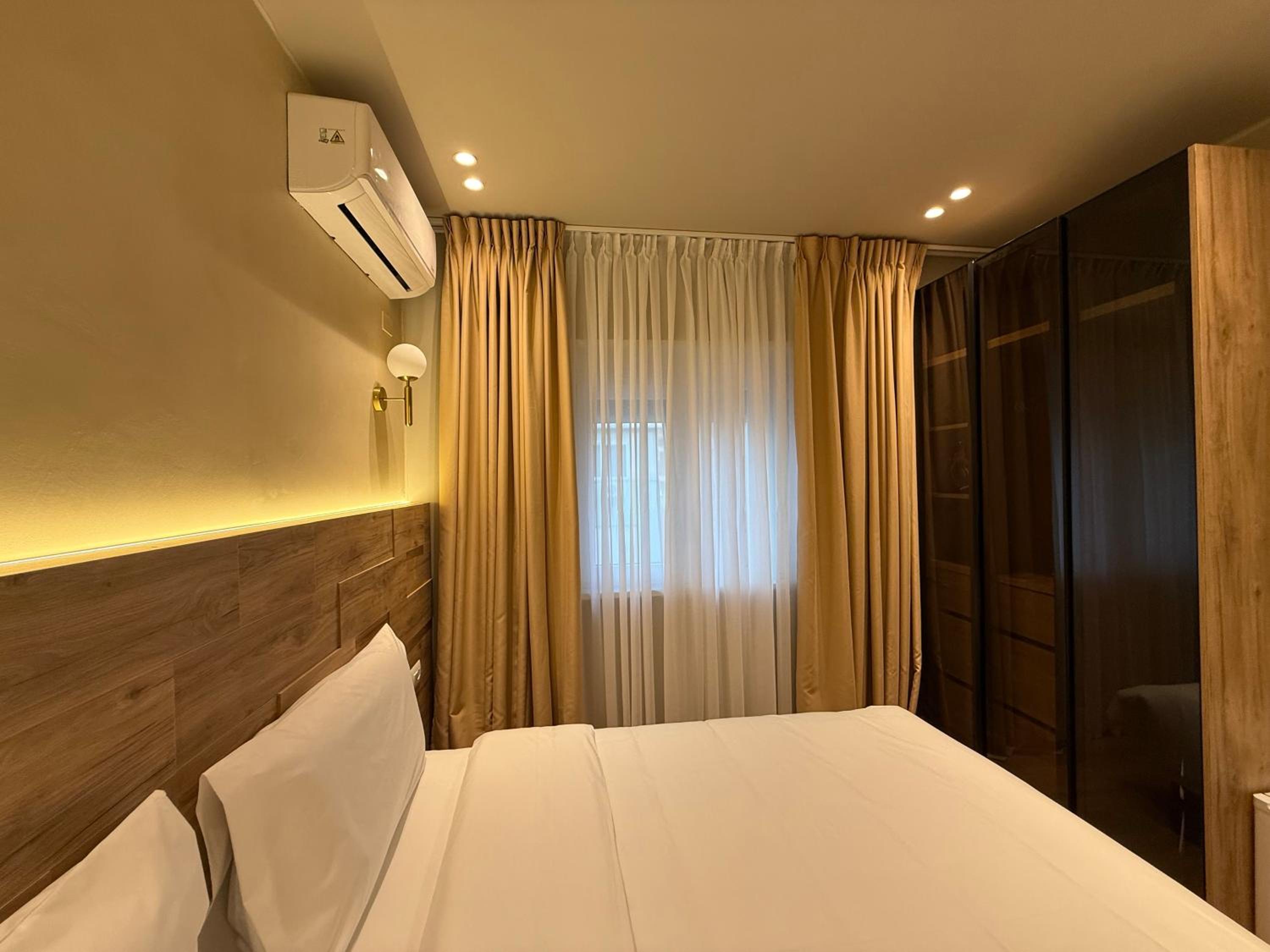 Standard Double or Twin Room photo 1