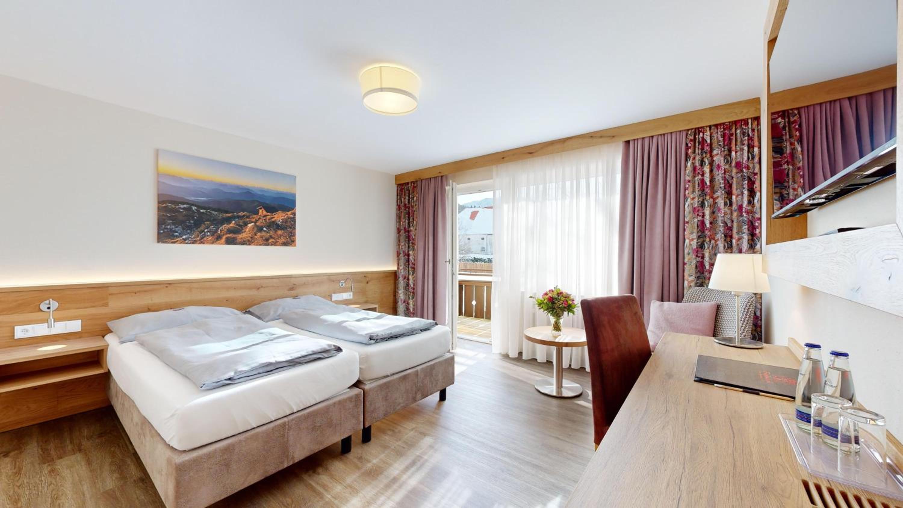 Deluxe Double Room with Balcony photo 1