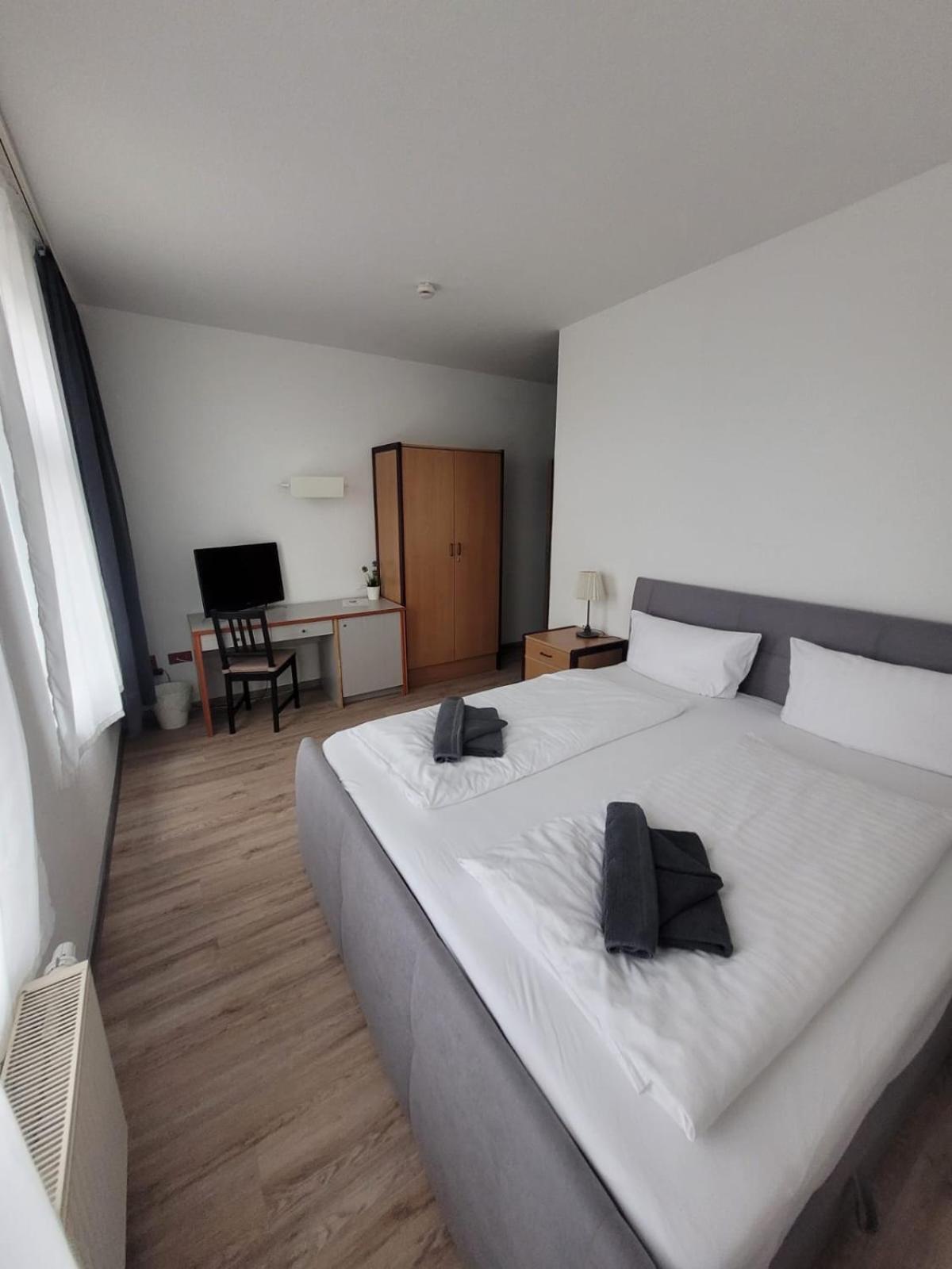 Double Room - 09