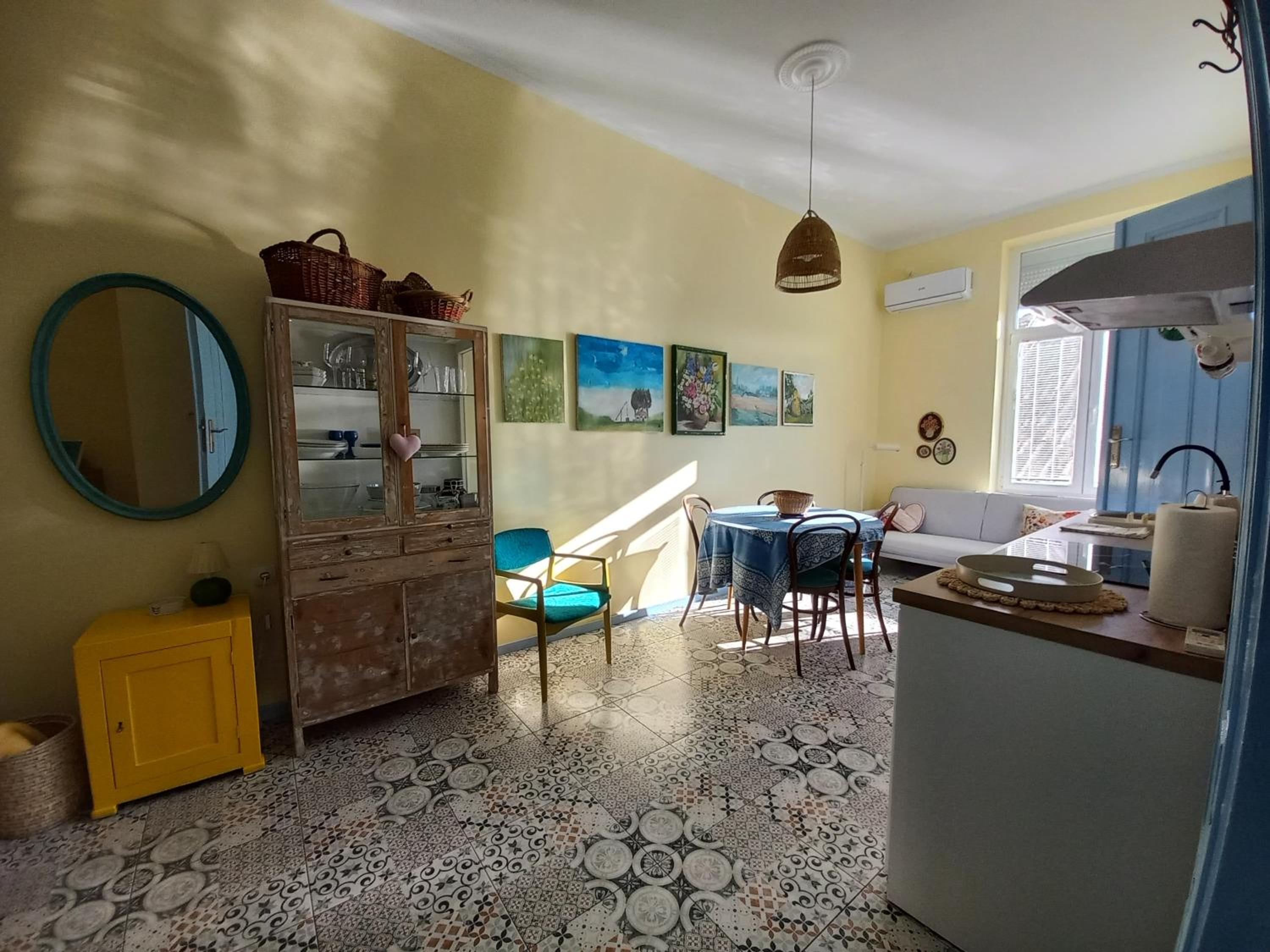 Apartment photo 2